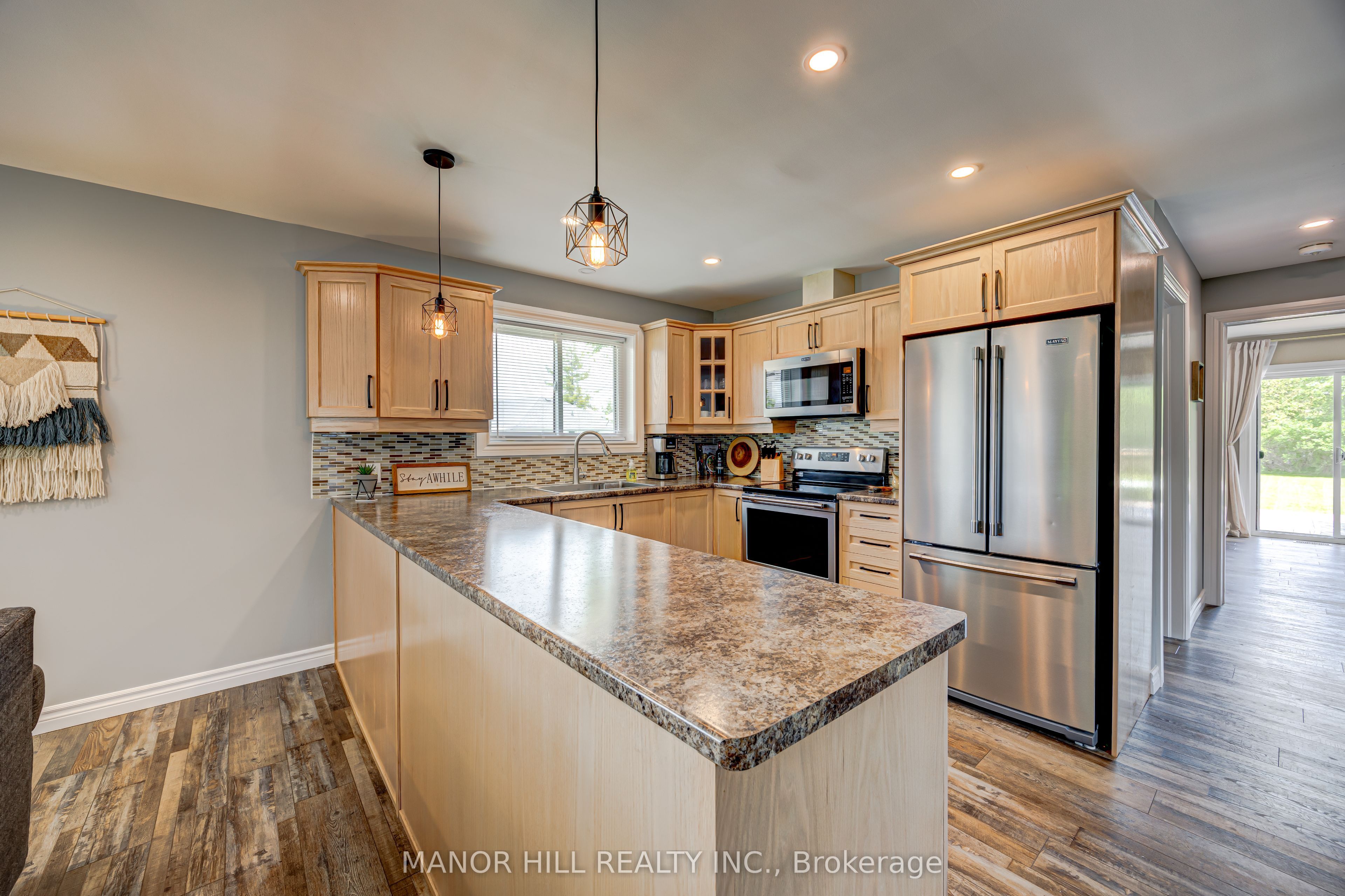56 West Street N Property Photo 18