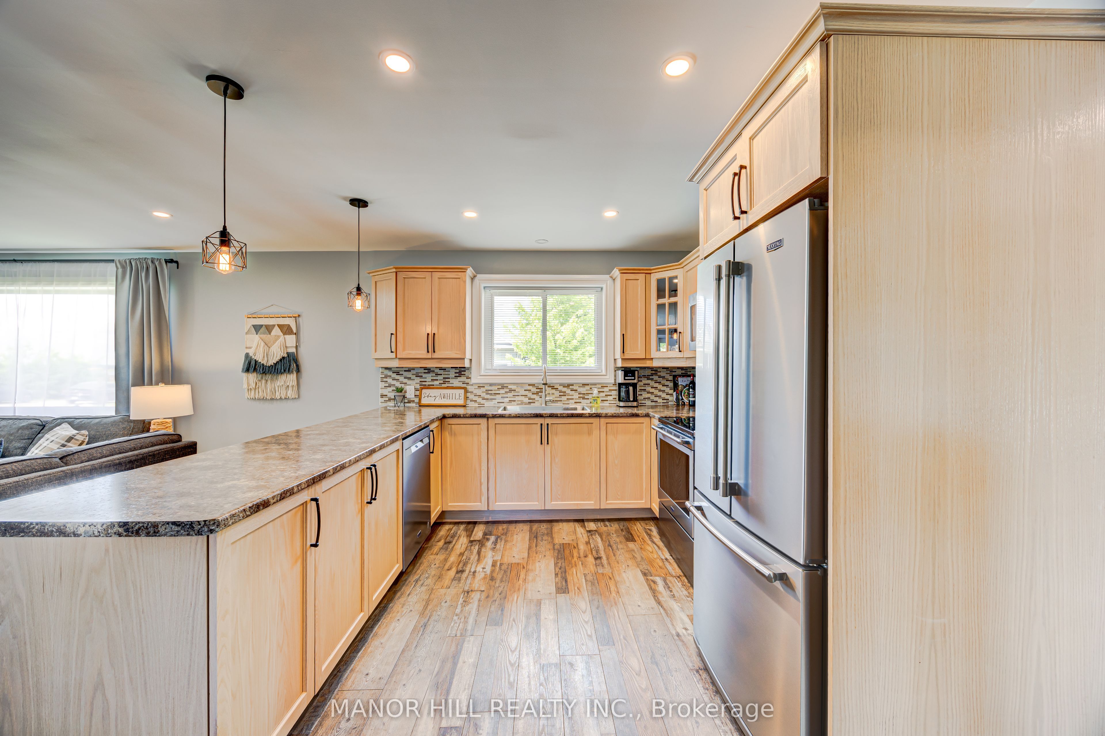56 West Street N Property Photo 19