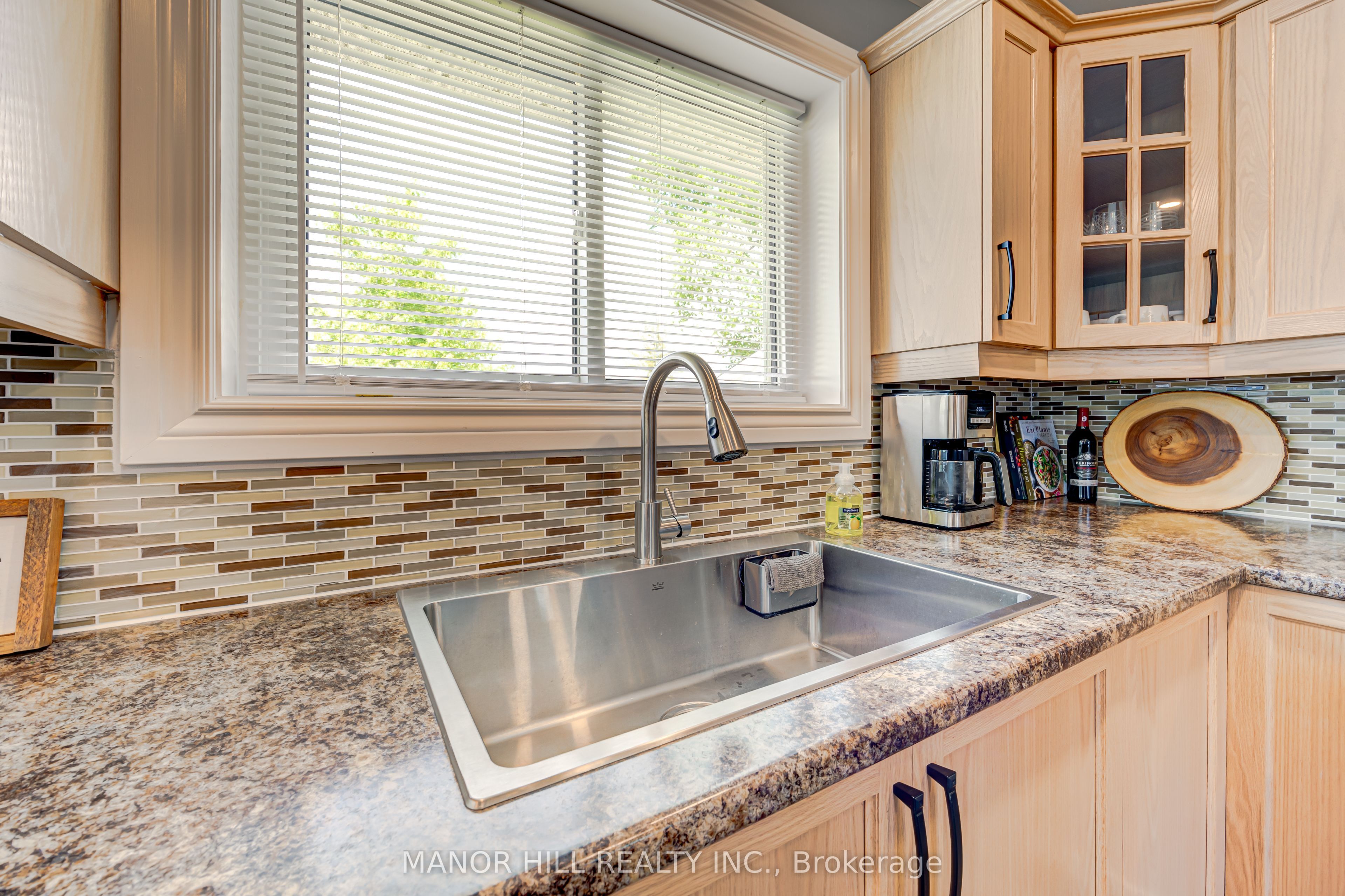 56 West Street N Property Photo 21