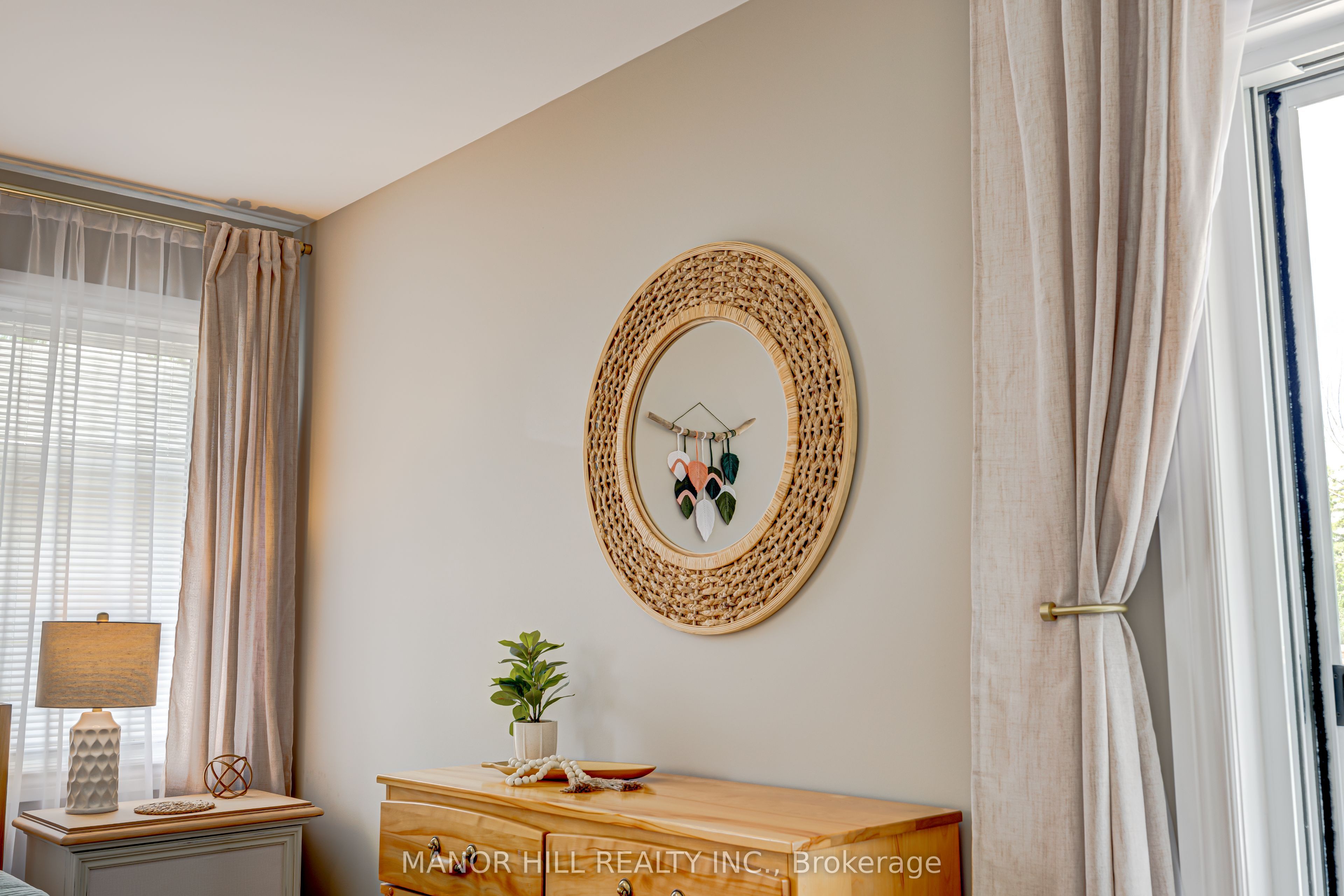 56 West Street N Property Photo 24