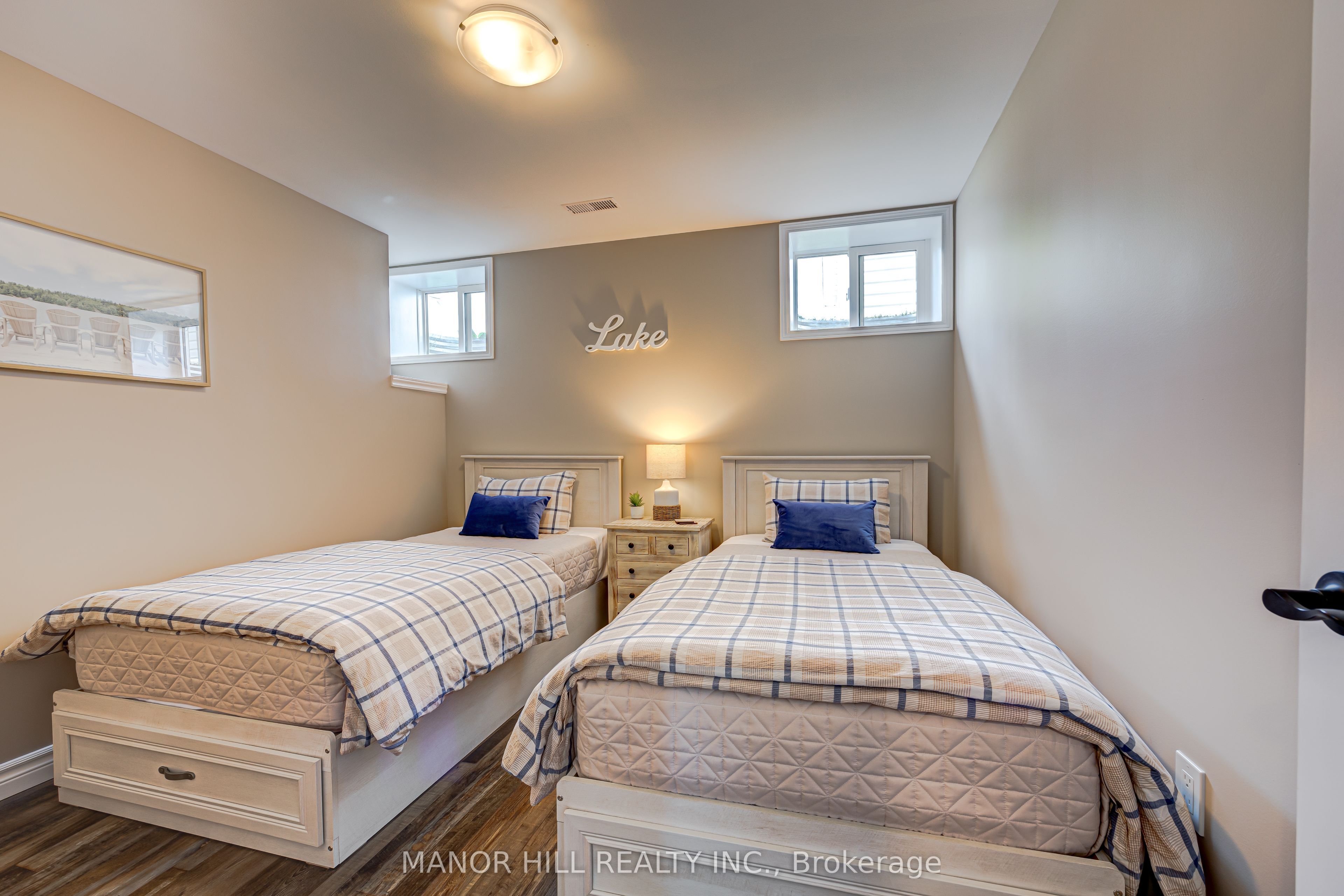 56 West Street N Property Photo 30