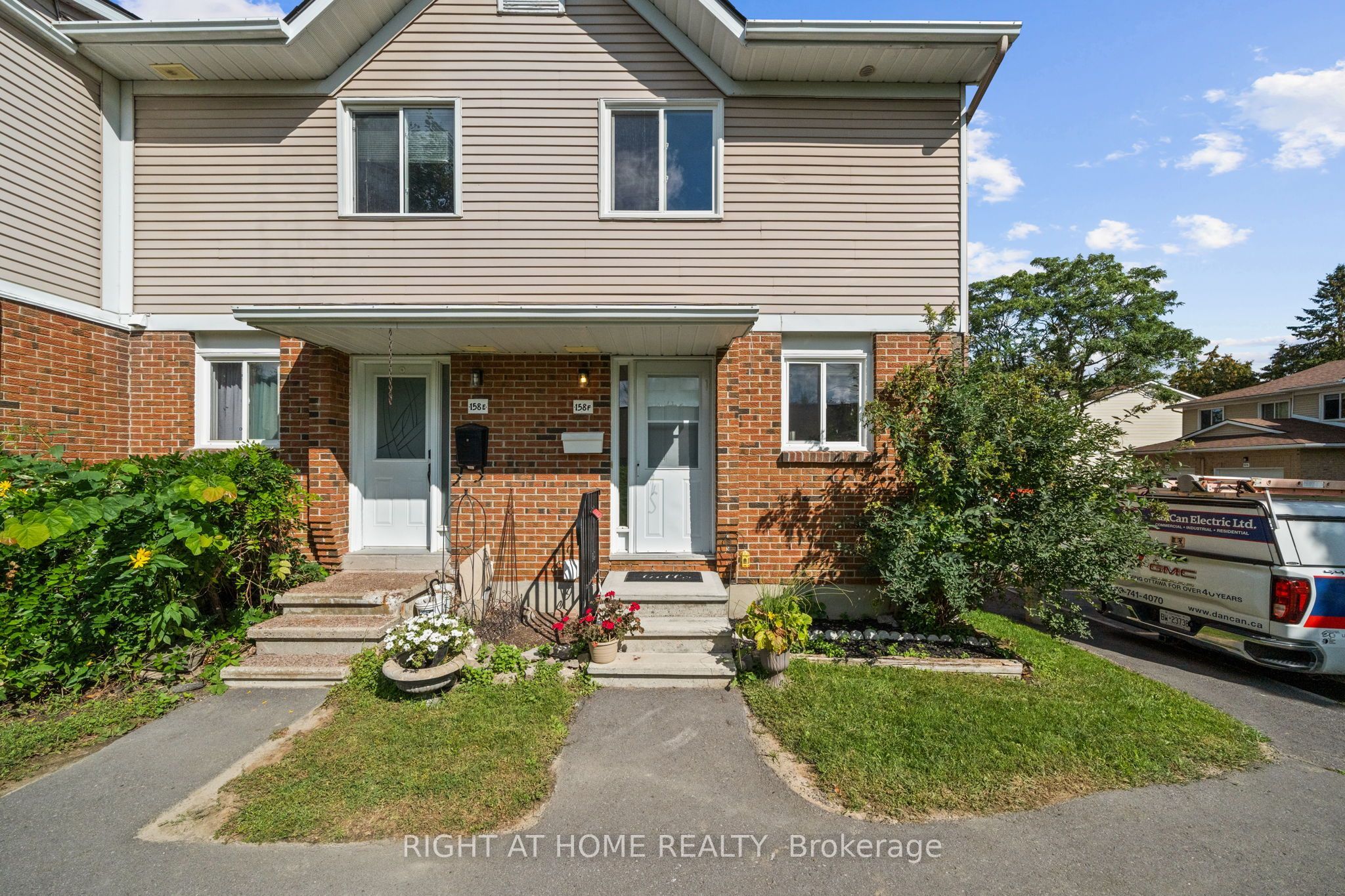 158F VALLEY STREAM Drive