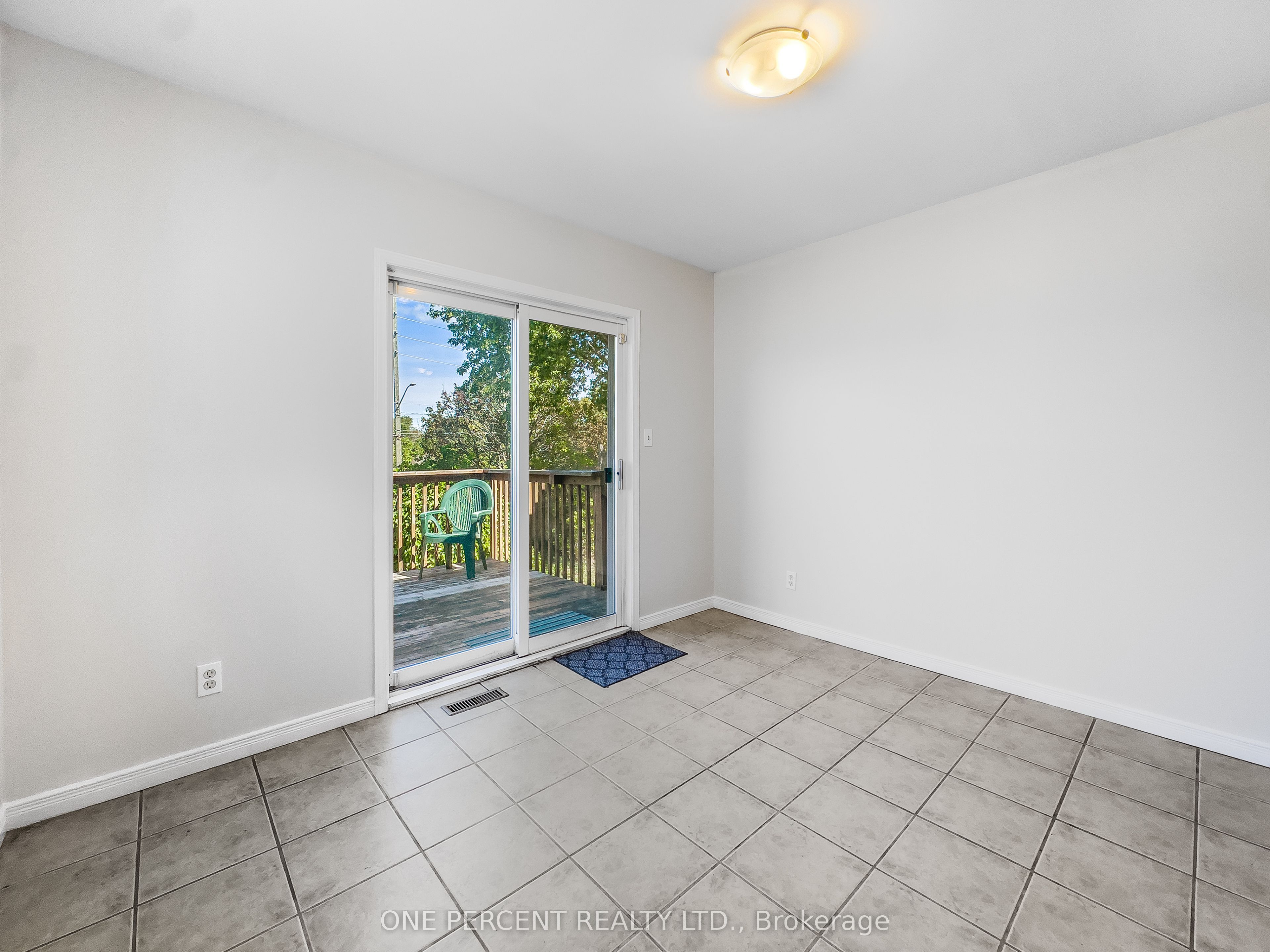 27 Faraday Gardens Property Photo 9