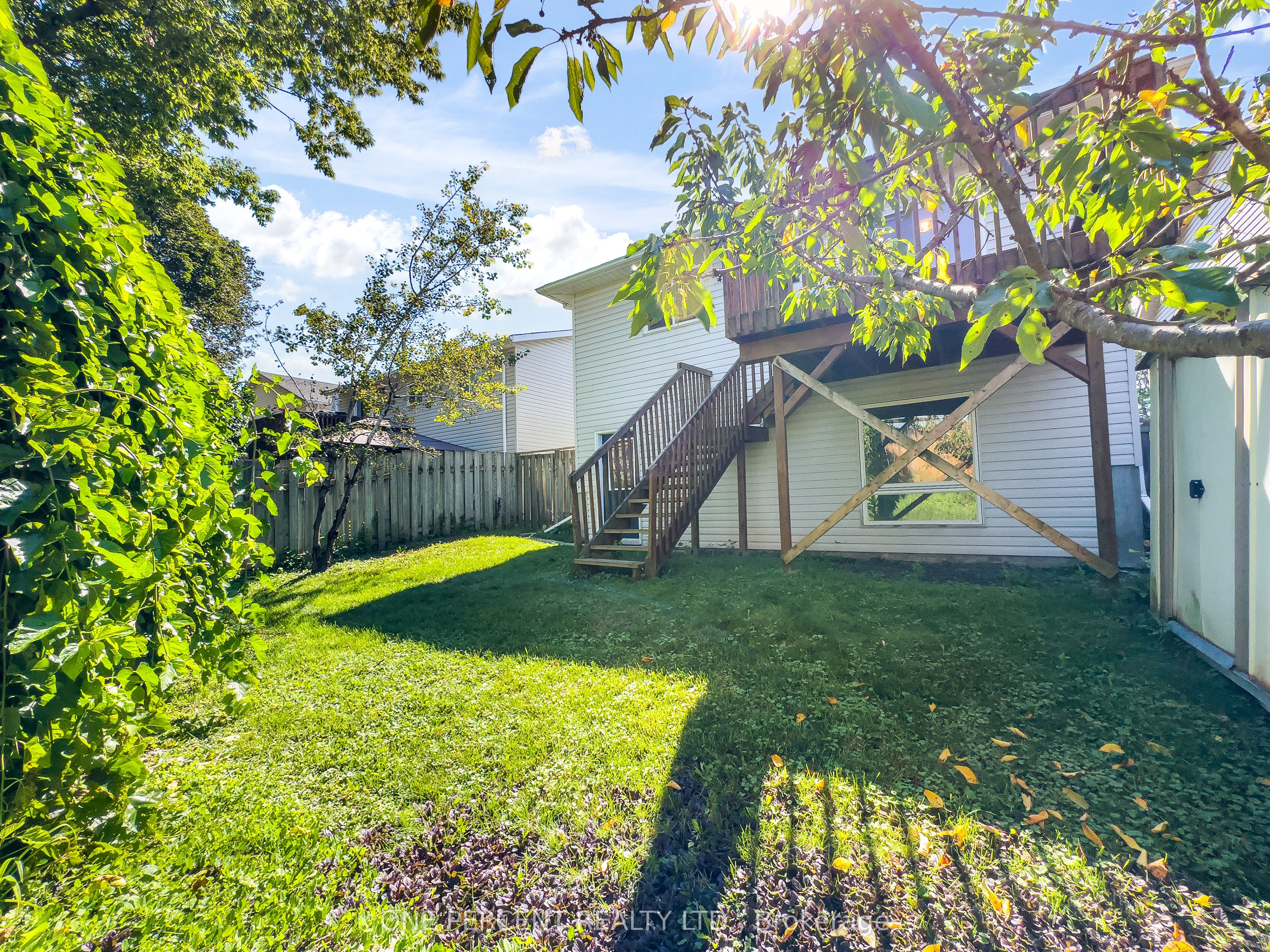 27 Faraday Gardens Property Photo 28