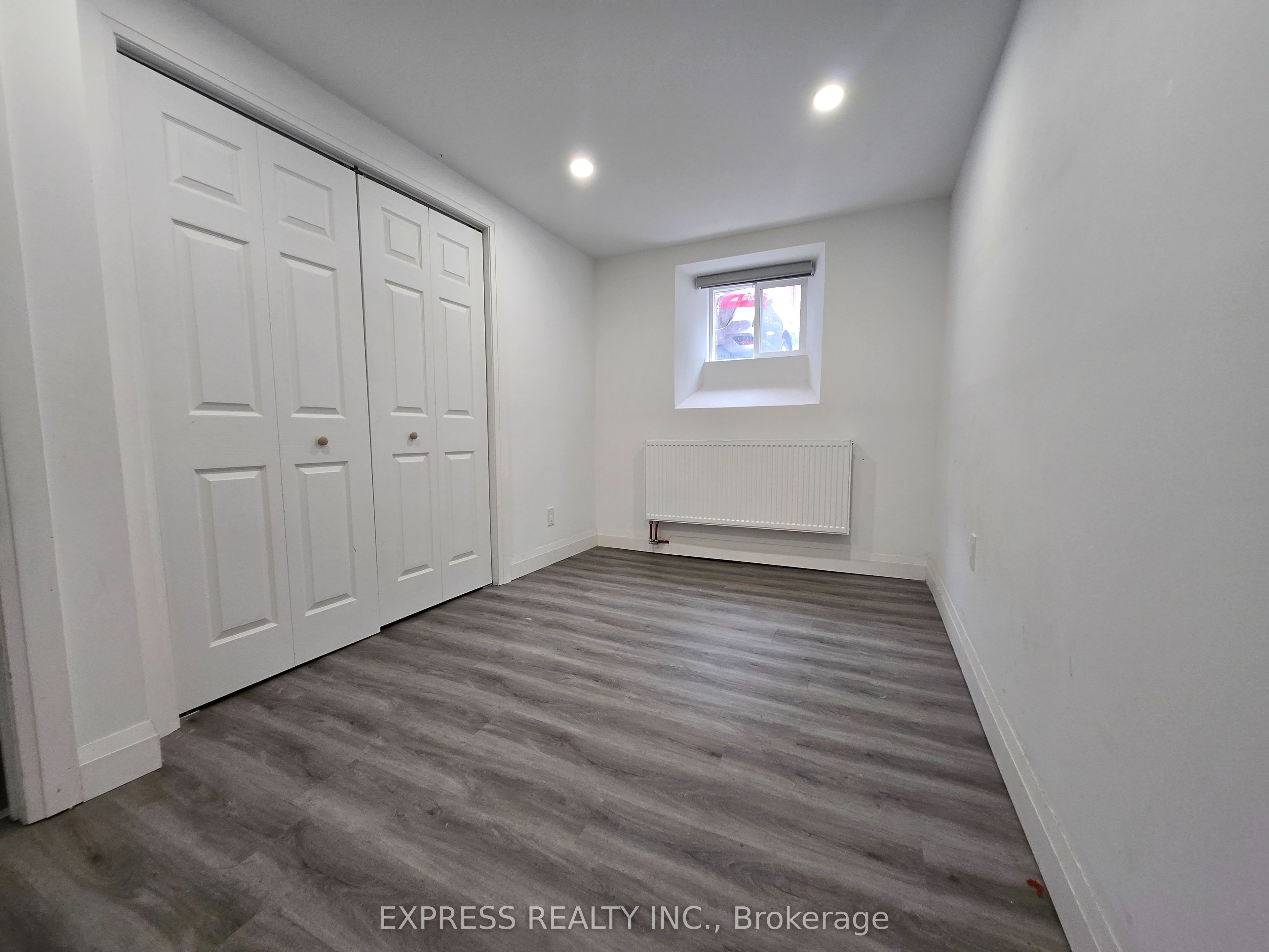 252 James Street S 4 Property Photo 5