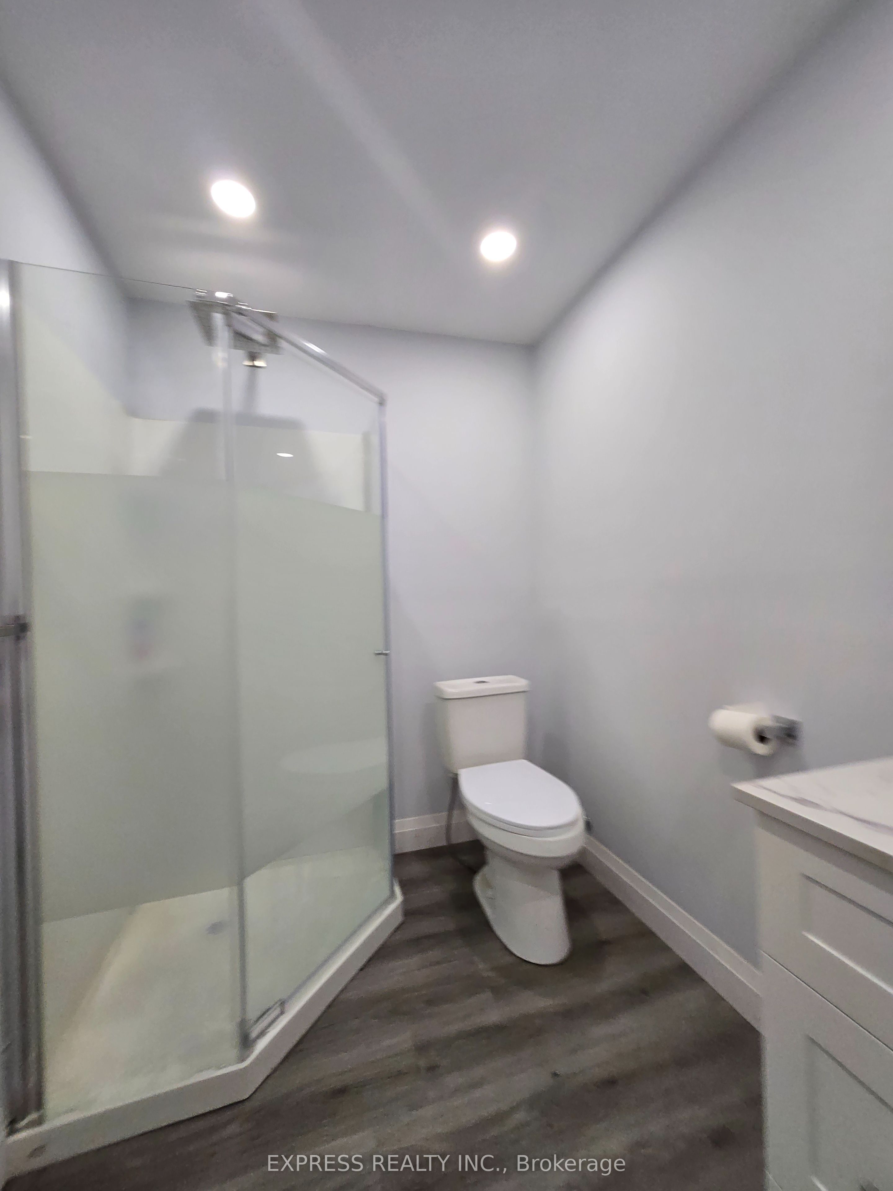 252 James Street S 4 Property Photo 9