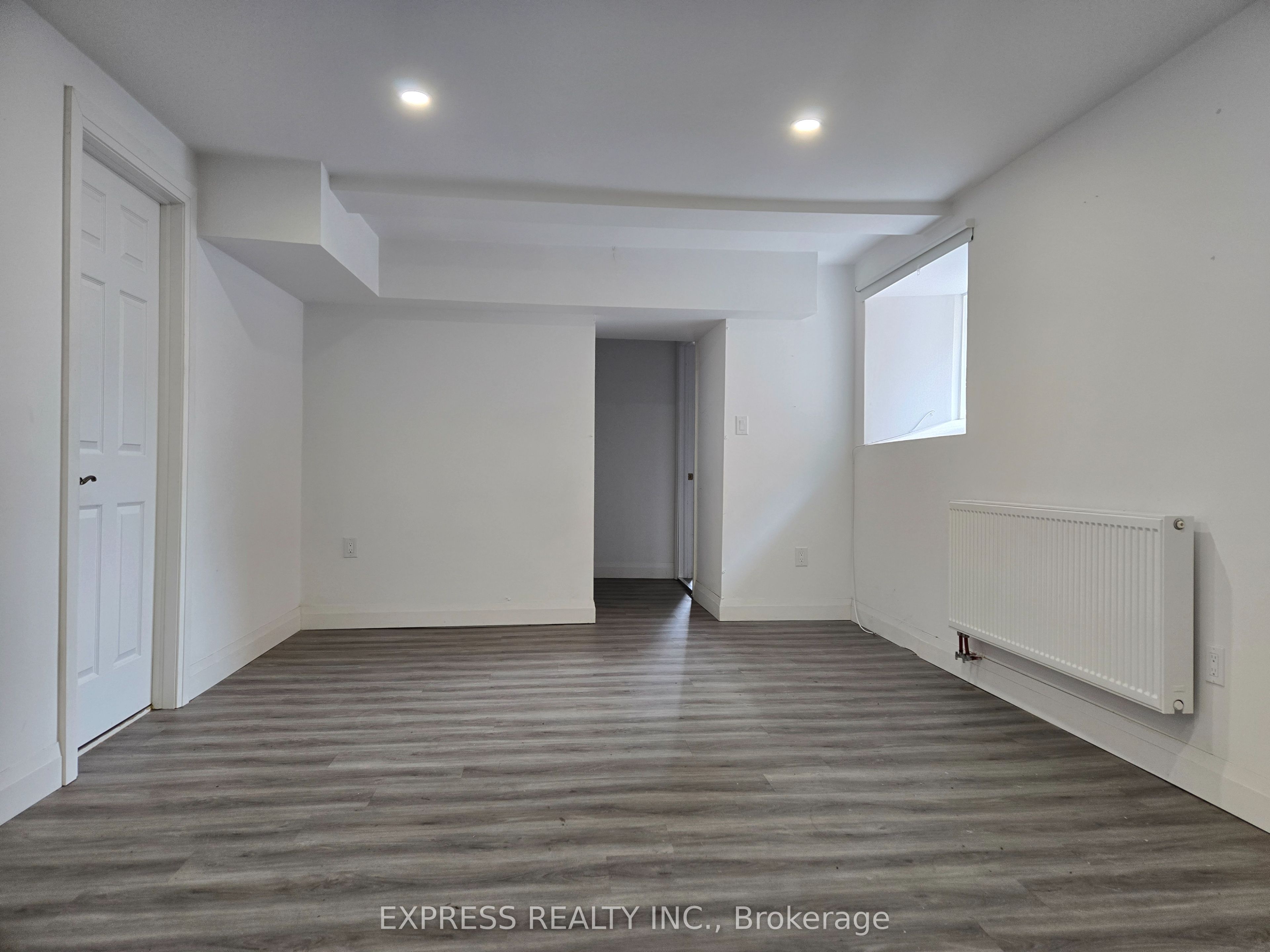 252 James Street S 4 Property Photo 11