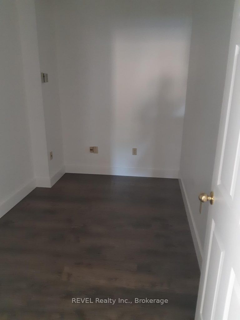 112 Queenston Street 203a&b Property Photo 5