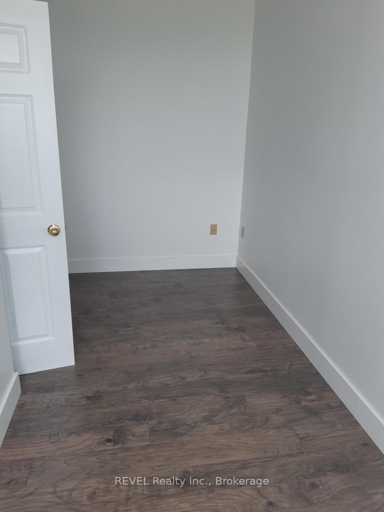 112 Queenston Street 203a&b Property Photo 6