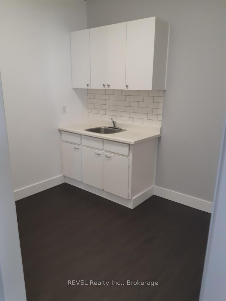 112 Queenston Street 203a&b Property Photo 7