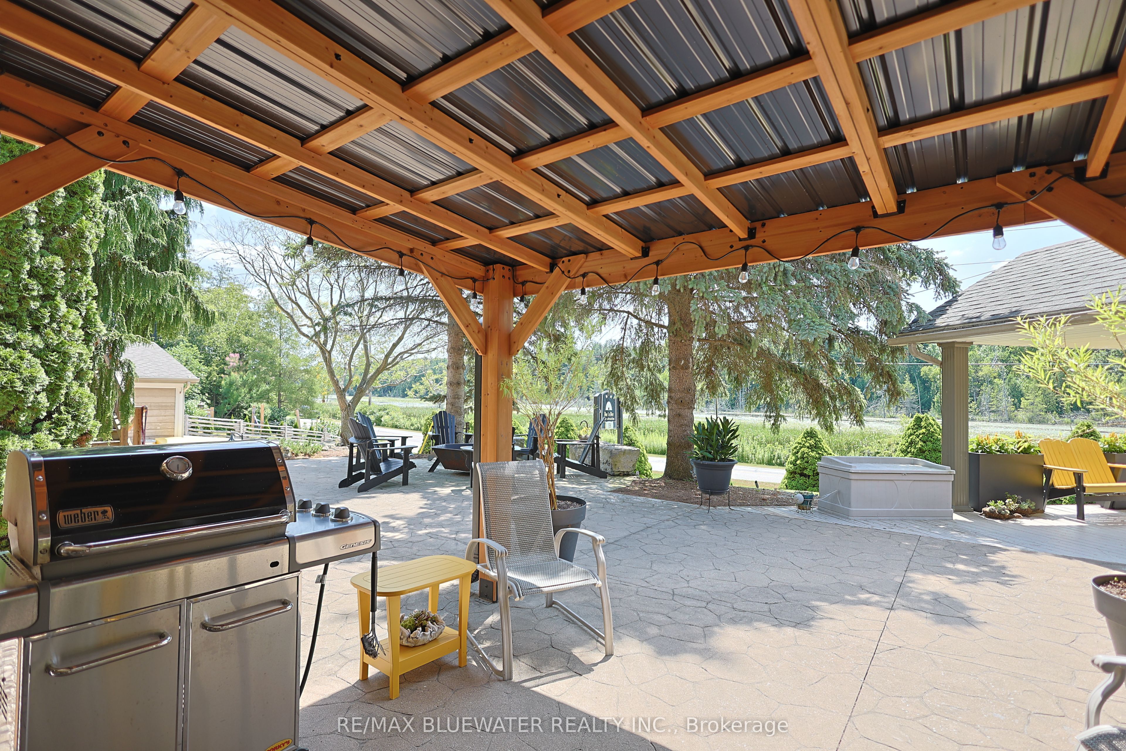 7196 Outer Drive Property Photo 10