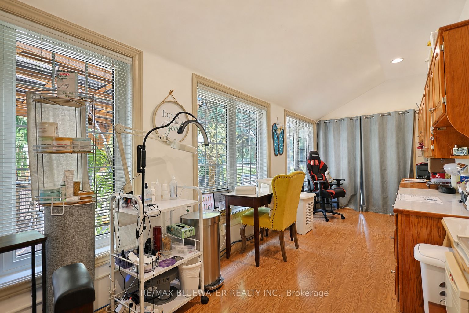 7196 Outer Drive Property Photo 12