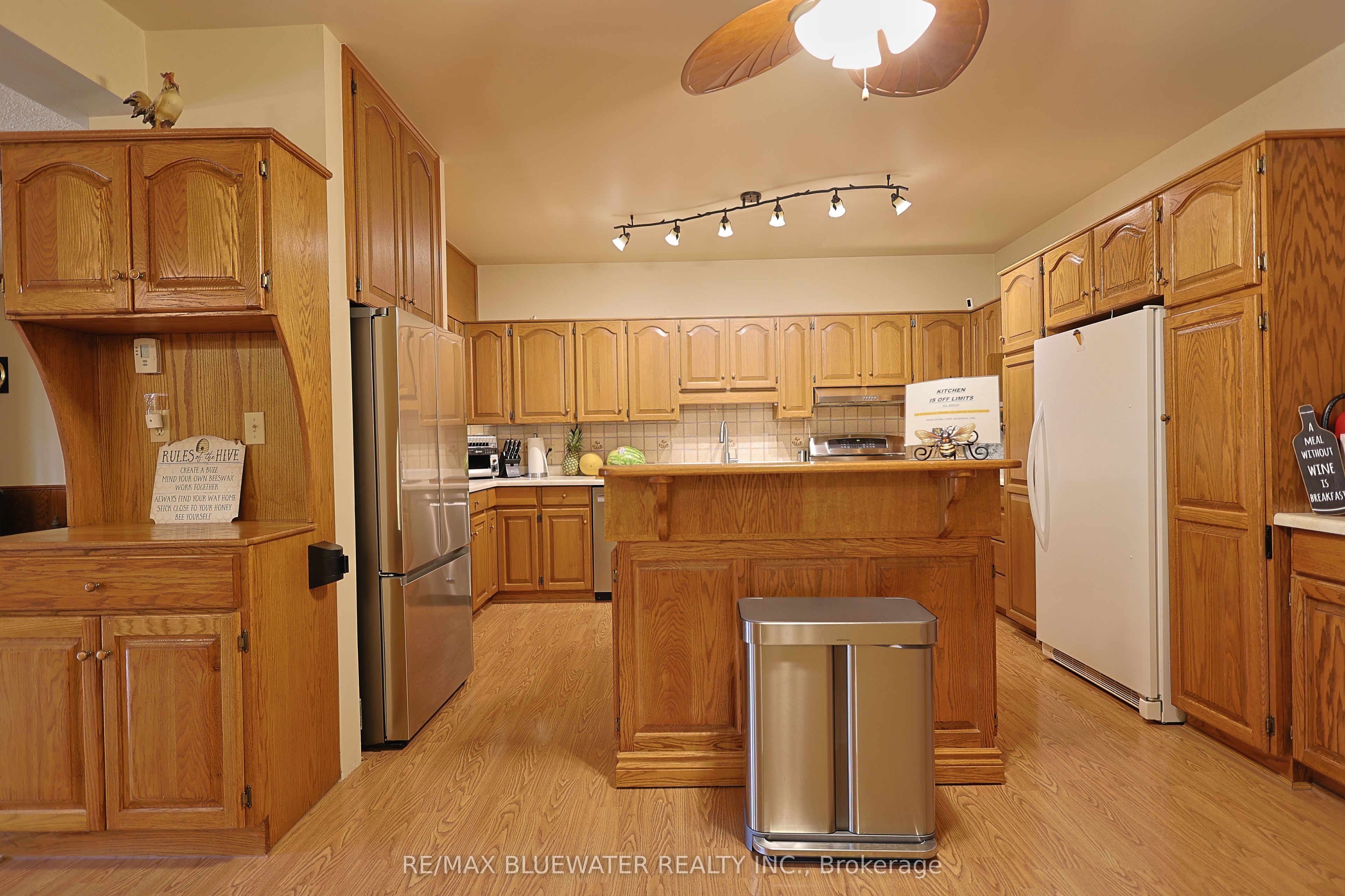 7196 Outer Drive Property Photo 18