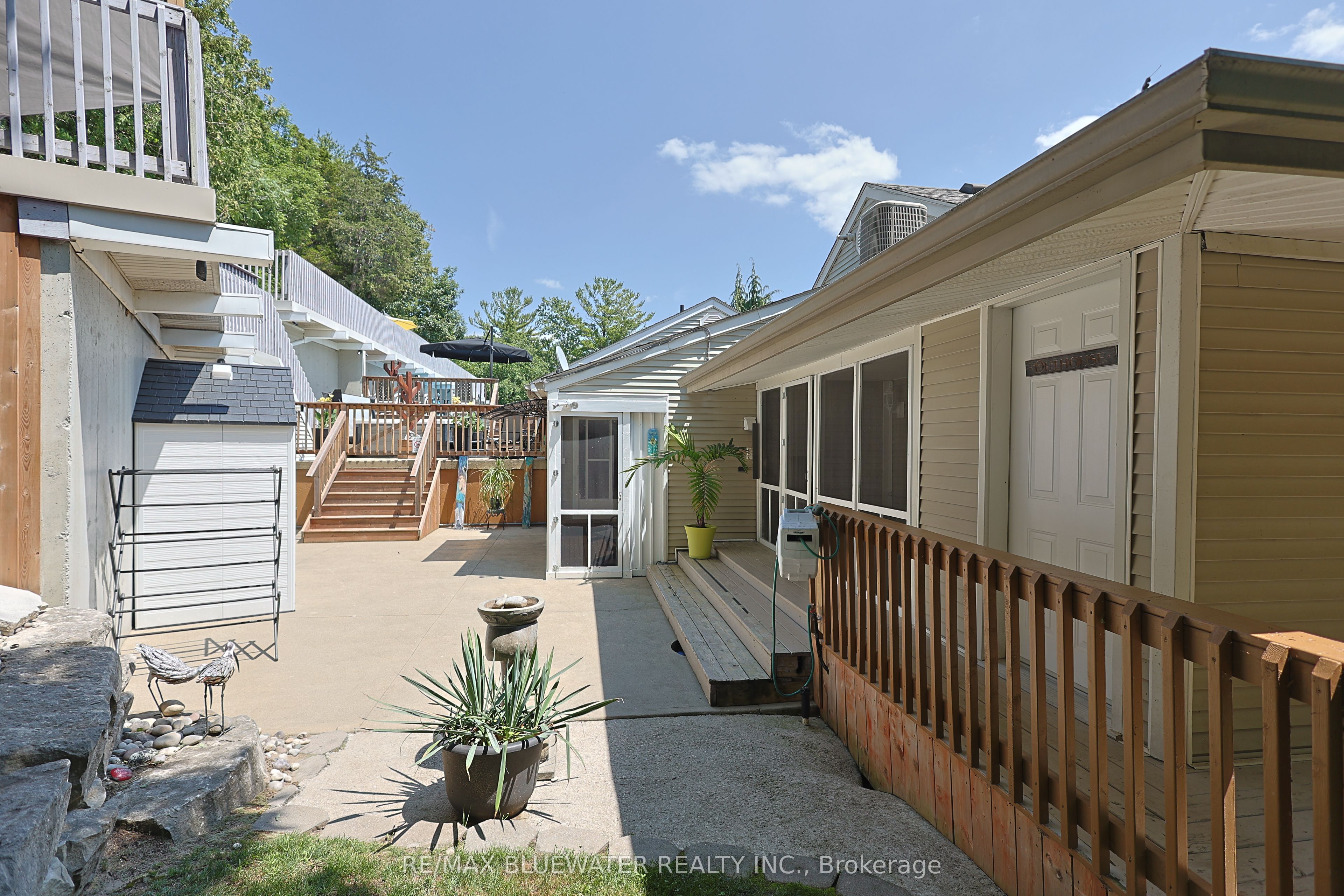 7196 Outer Drive Property Photo 43