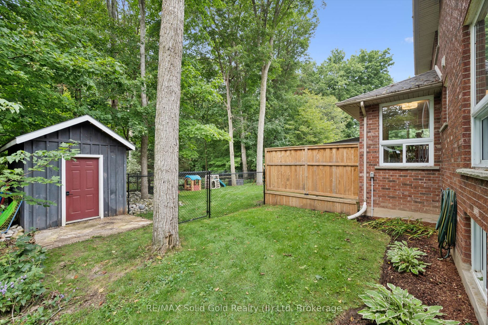 10 Merner Place Property Photo 36