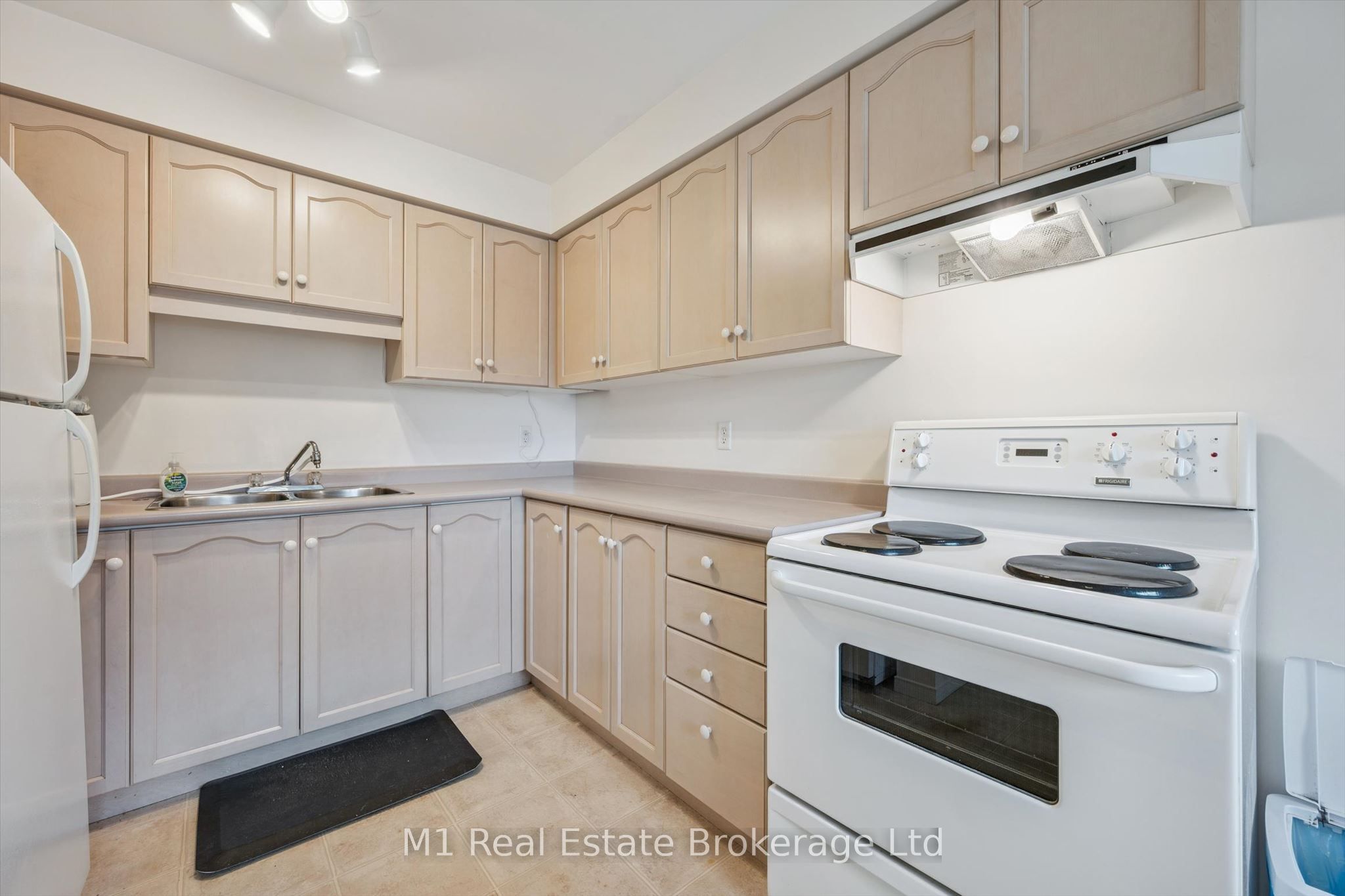 426 Grange Road 55 Property Photo 10