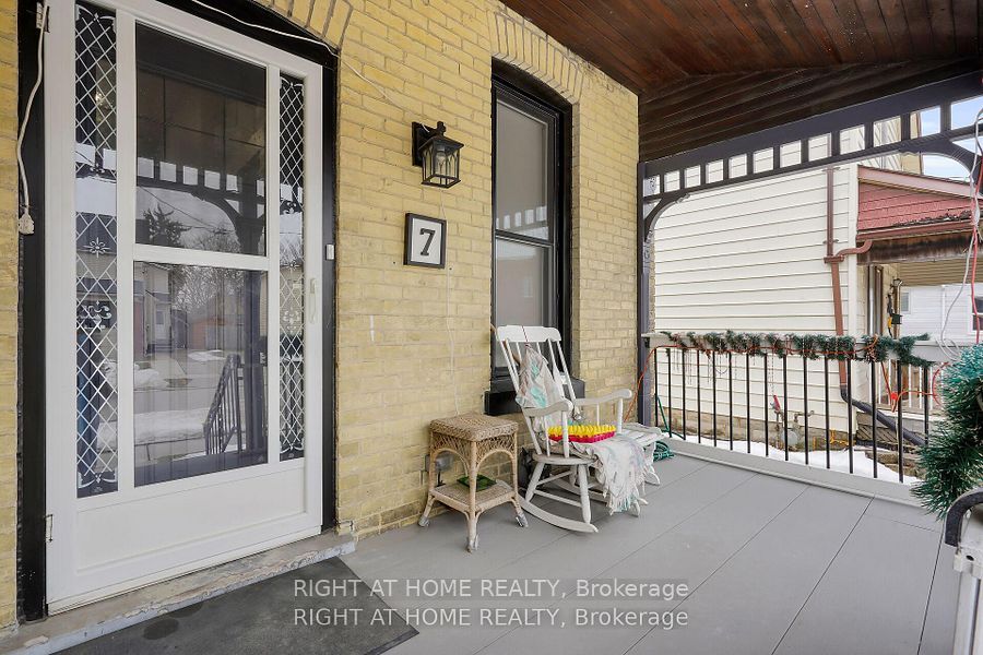 7 Myrtle Street Property Photo 2
