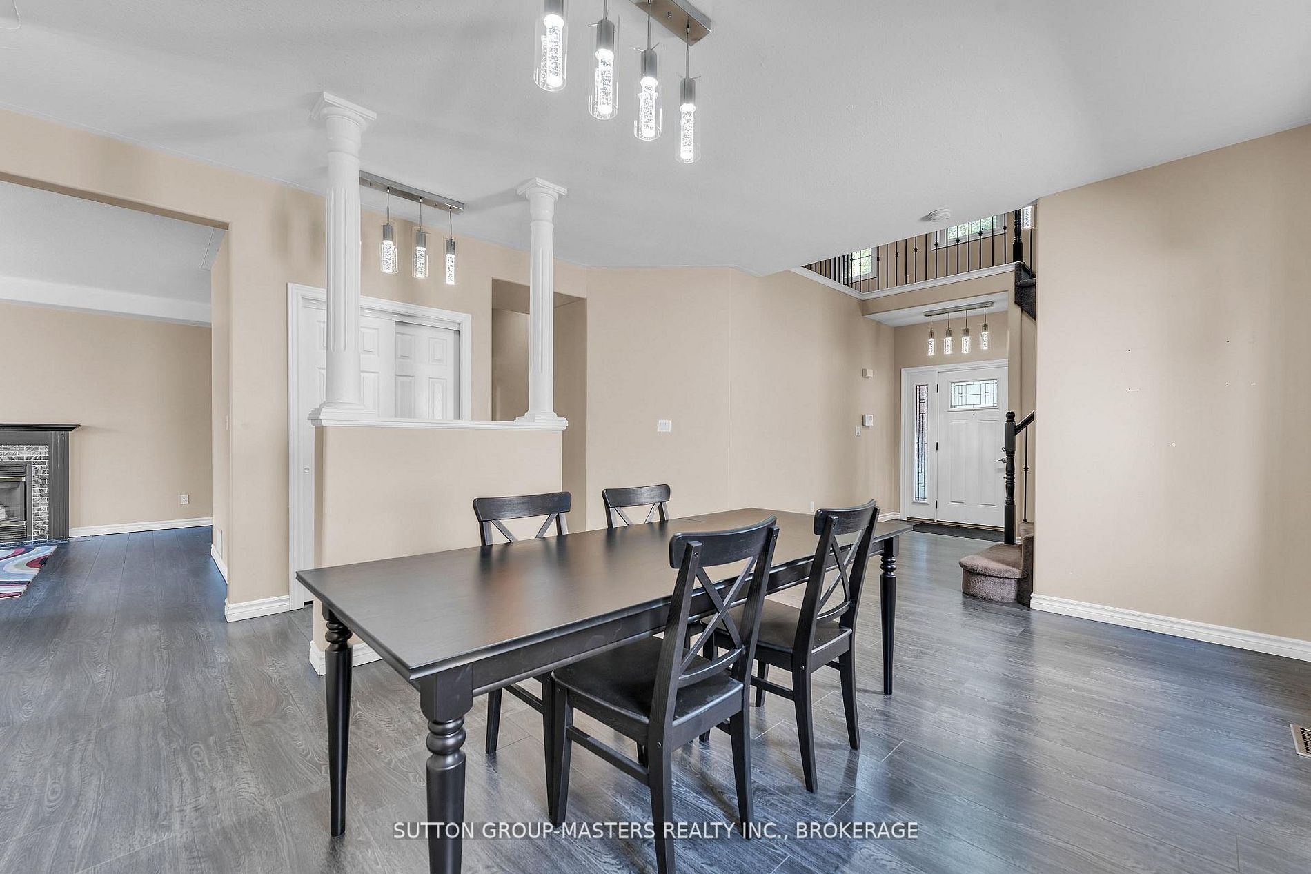 384 Emerald Street Property Photo 5