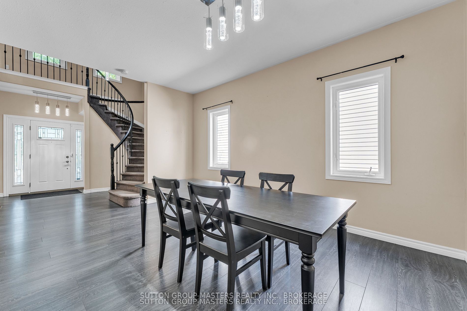 384 Emerald Street Property Photo 6
