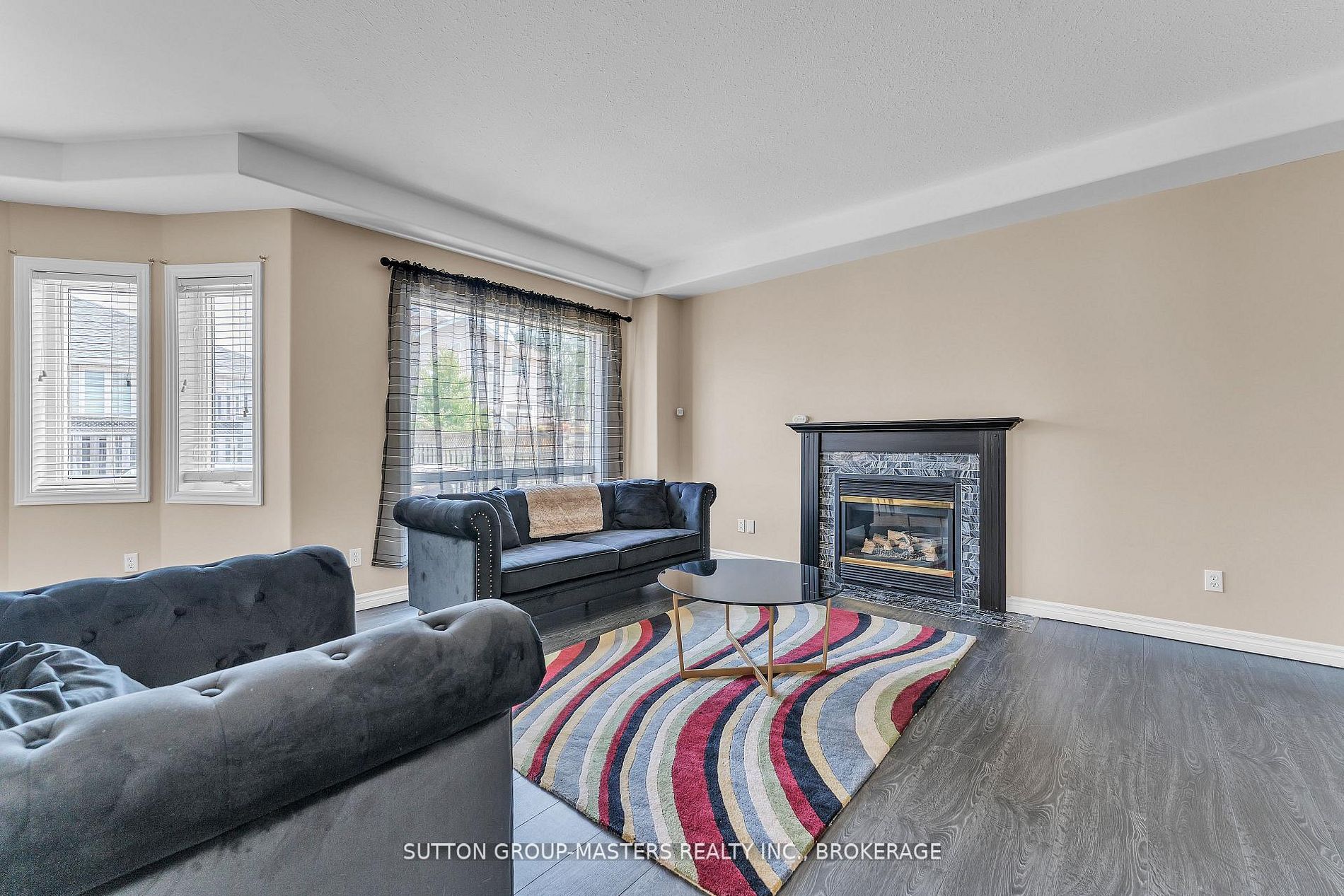 384 Emerald Street Property Photo 9