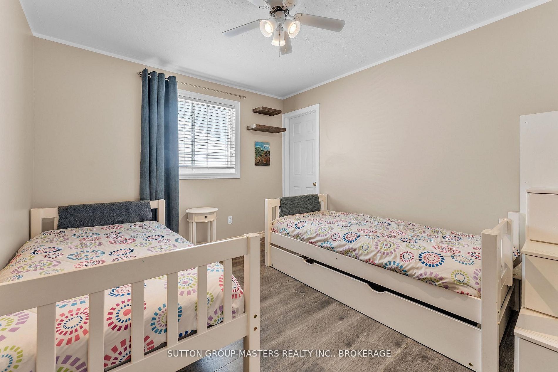 384 Emerald Street Property Photo 27