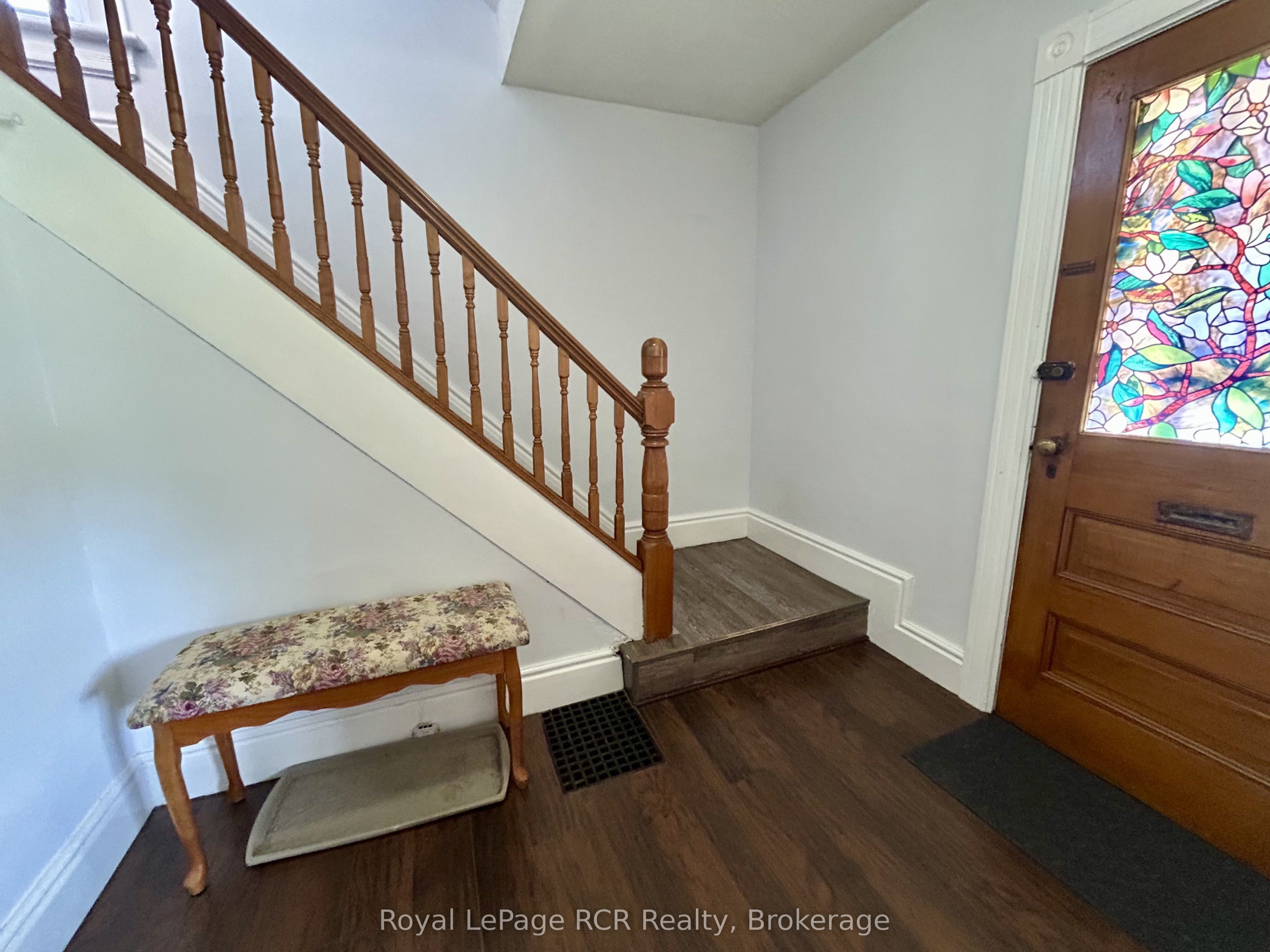 962 7th Avenue E Property Photo 2