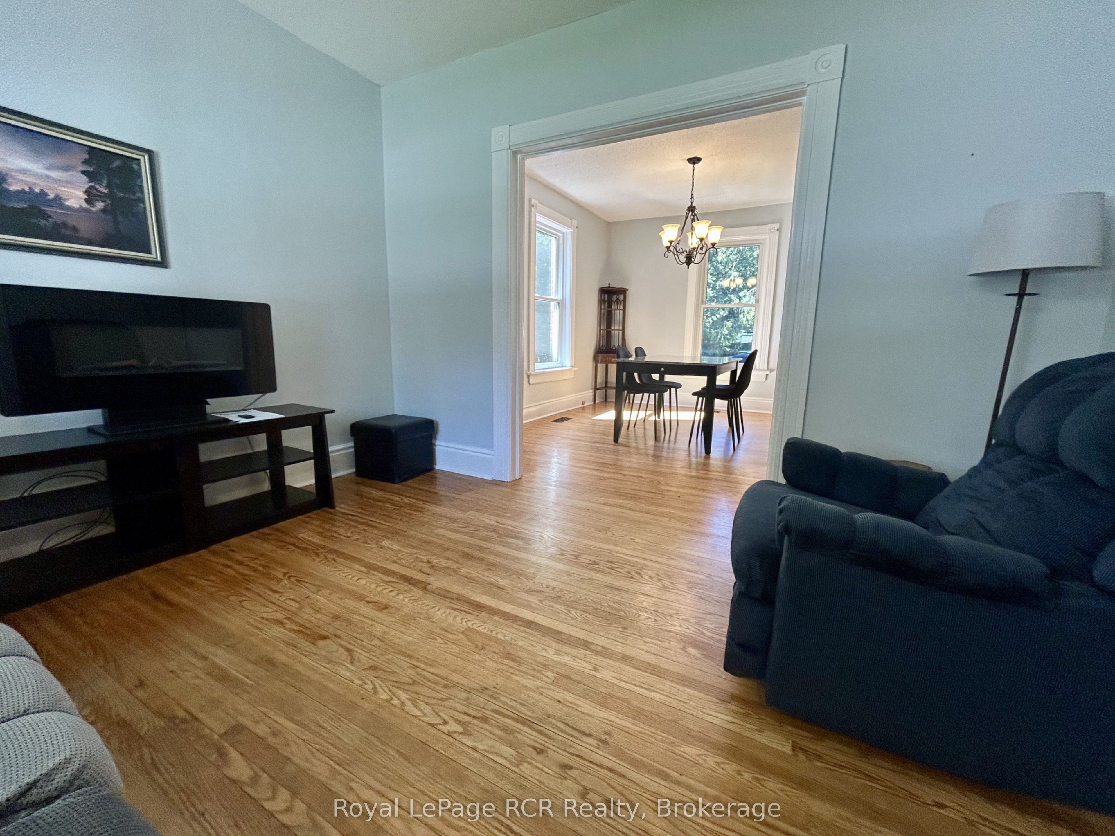 962 7th Avenue E Property Photo 4