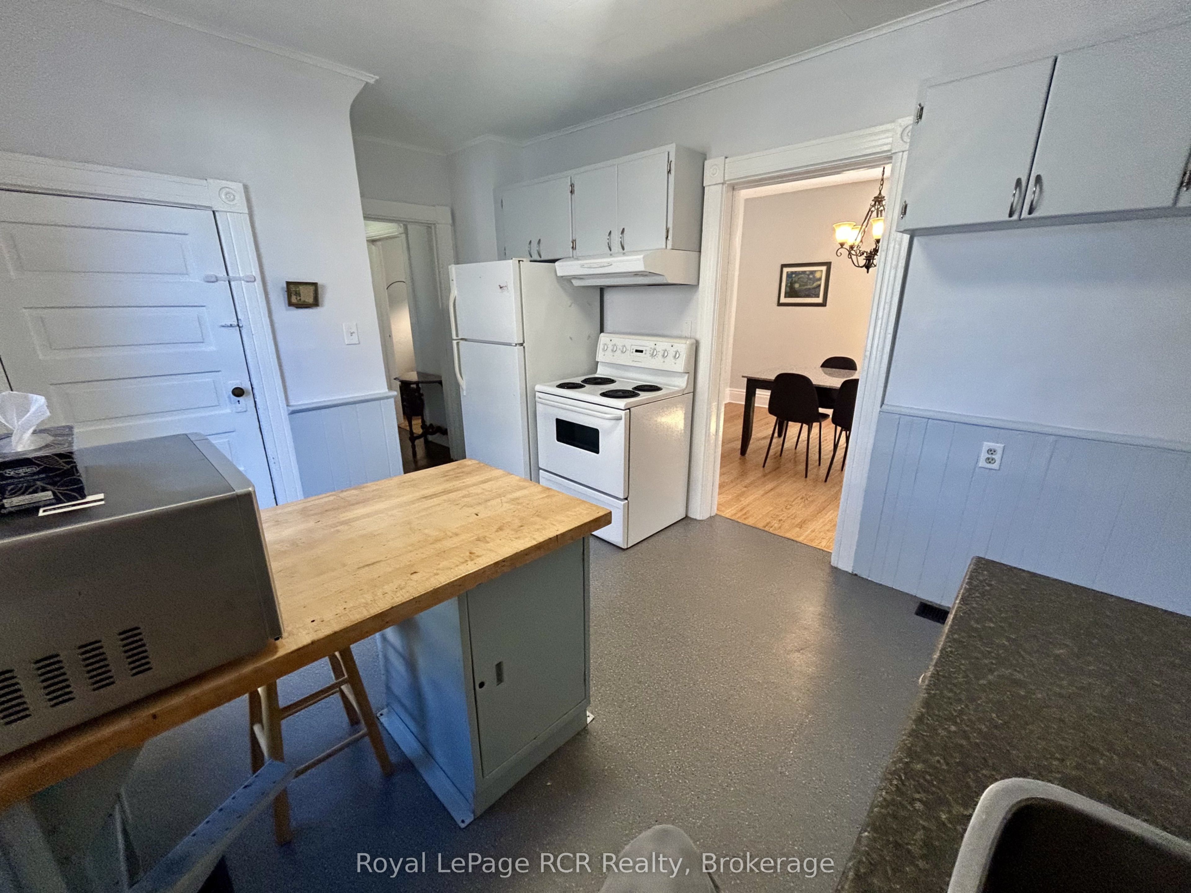 962 7th Avenue E Property Photo 6