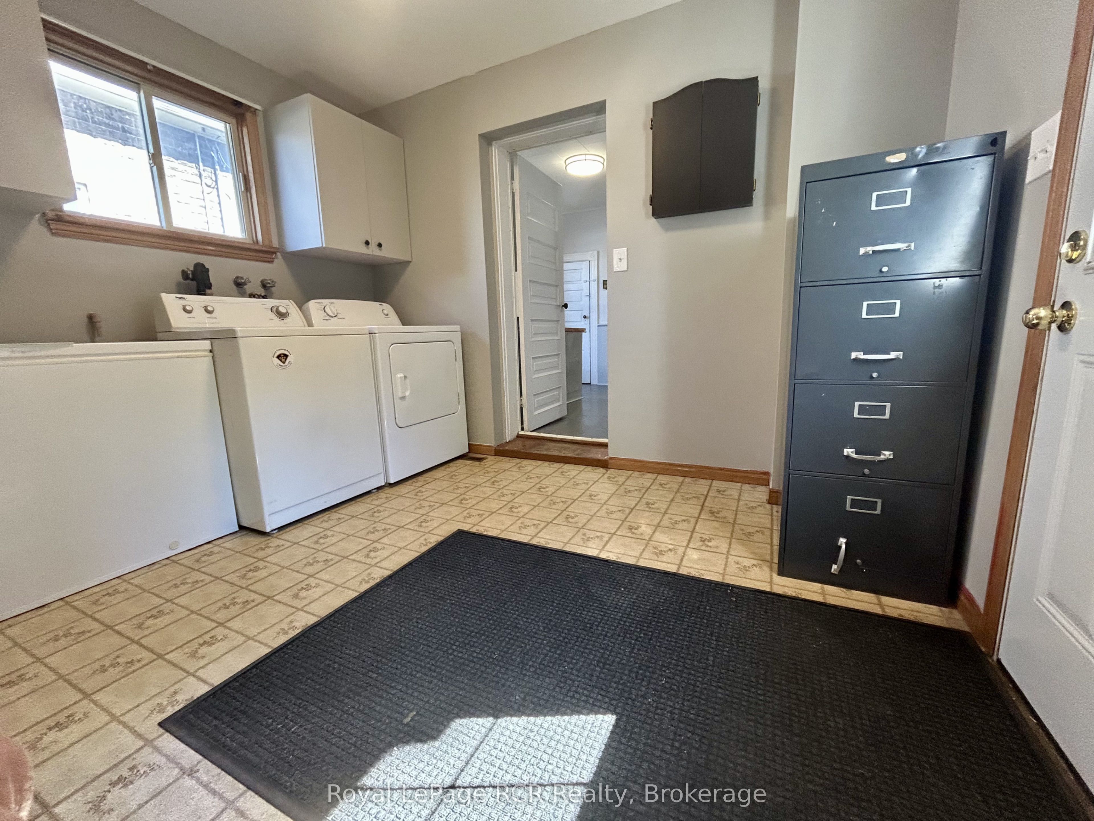 962 7th Avenue E Property Photo 8
