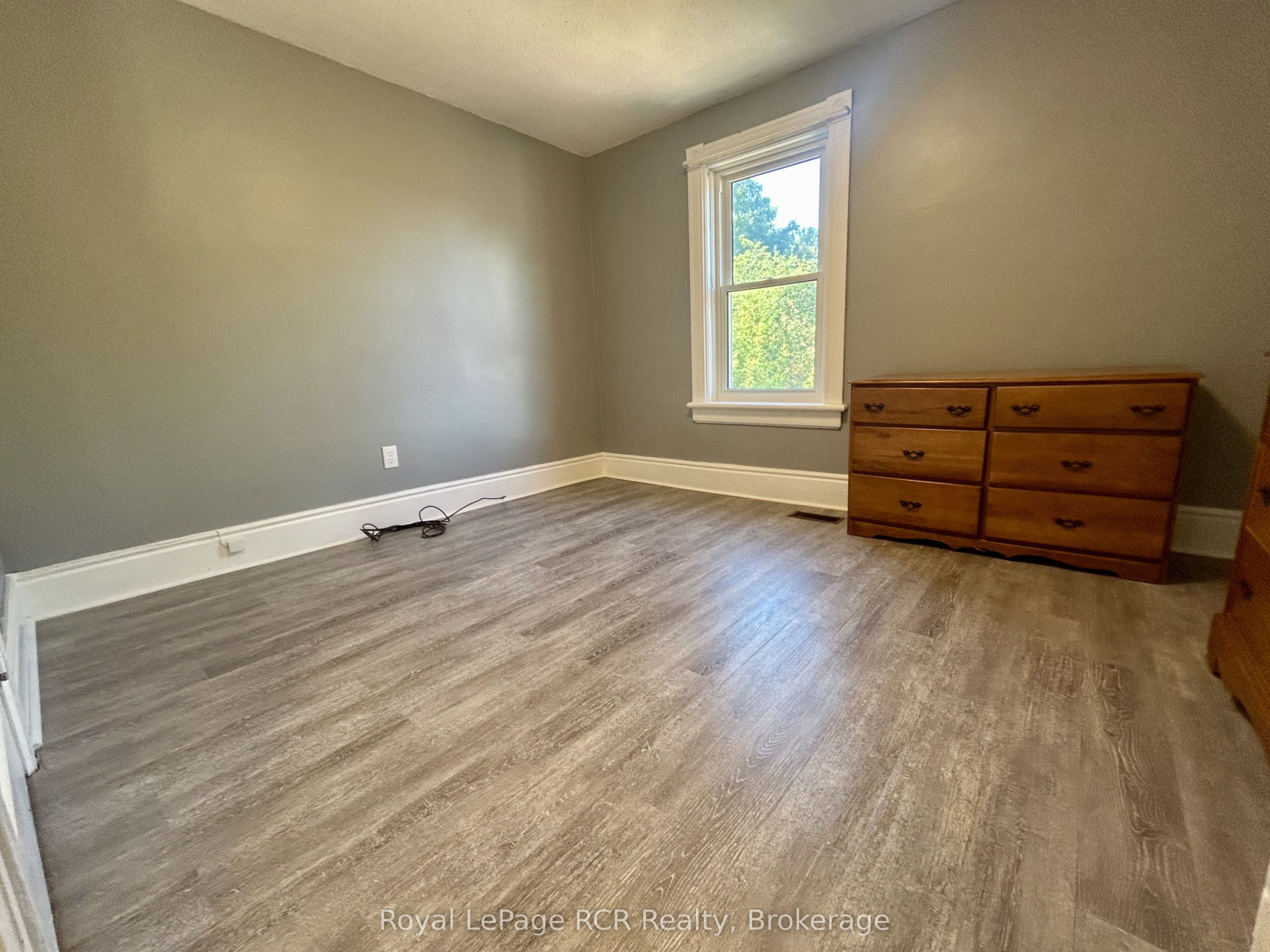 962 7th Avenue E Property Photo 12
