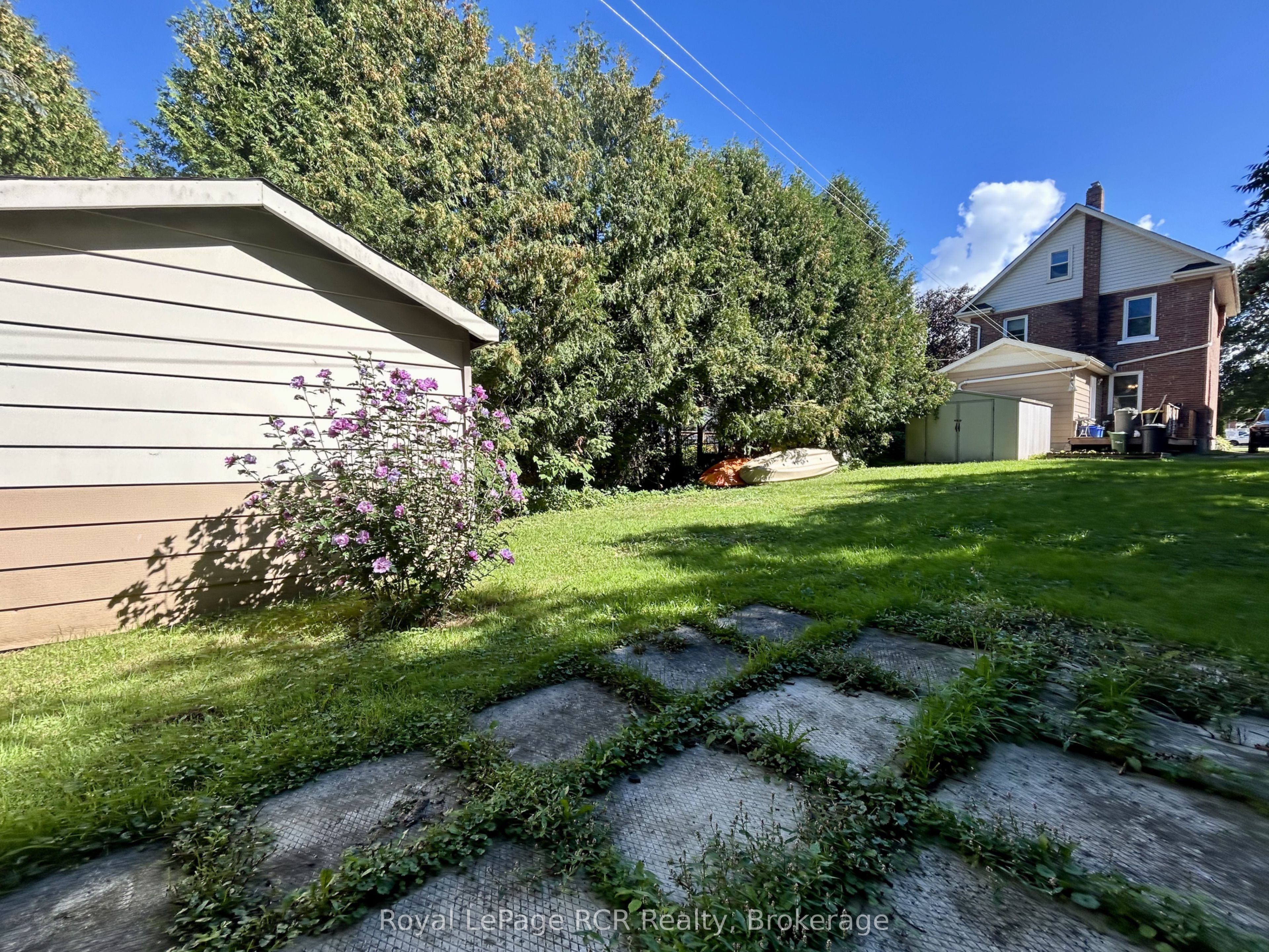 962 7th Avenue E Property Photo 19