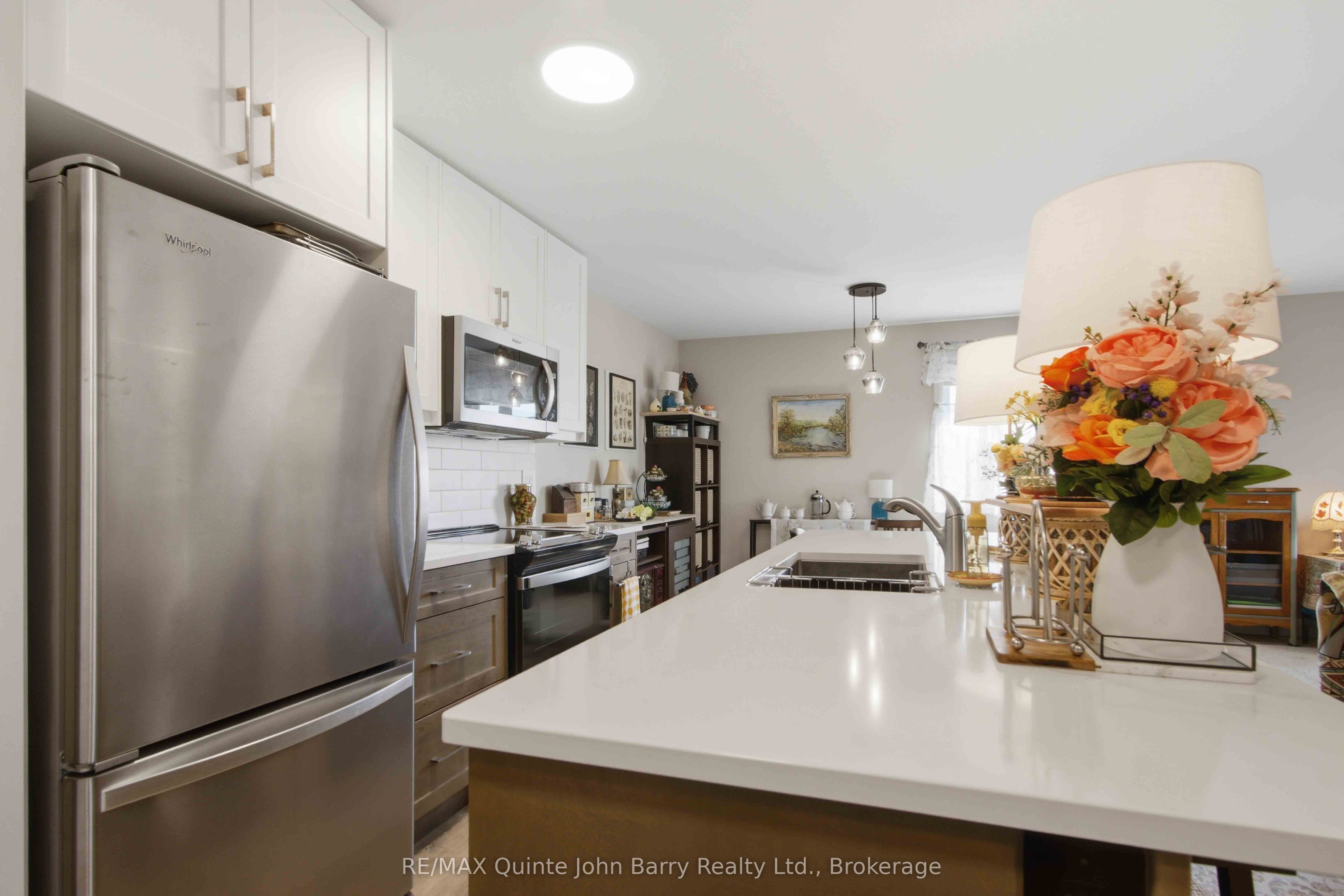 302-20 Hillside Meadow Drive Property Photo 6