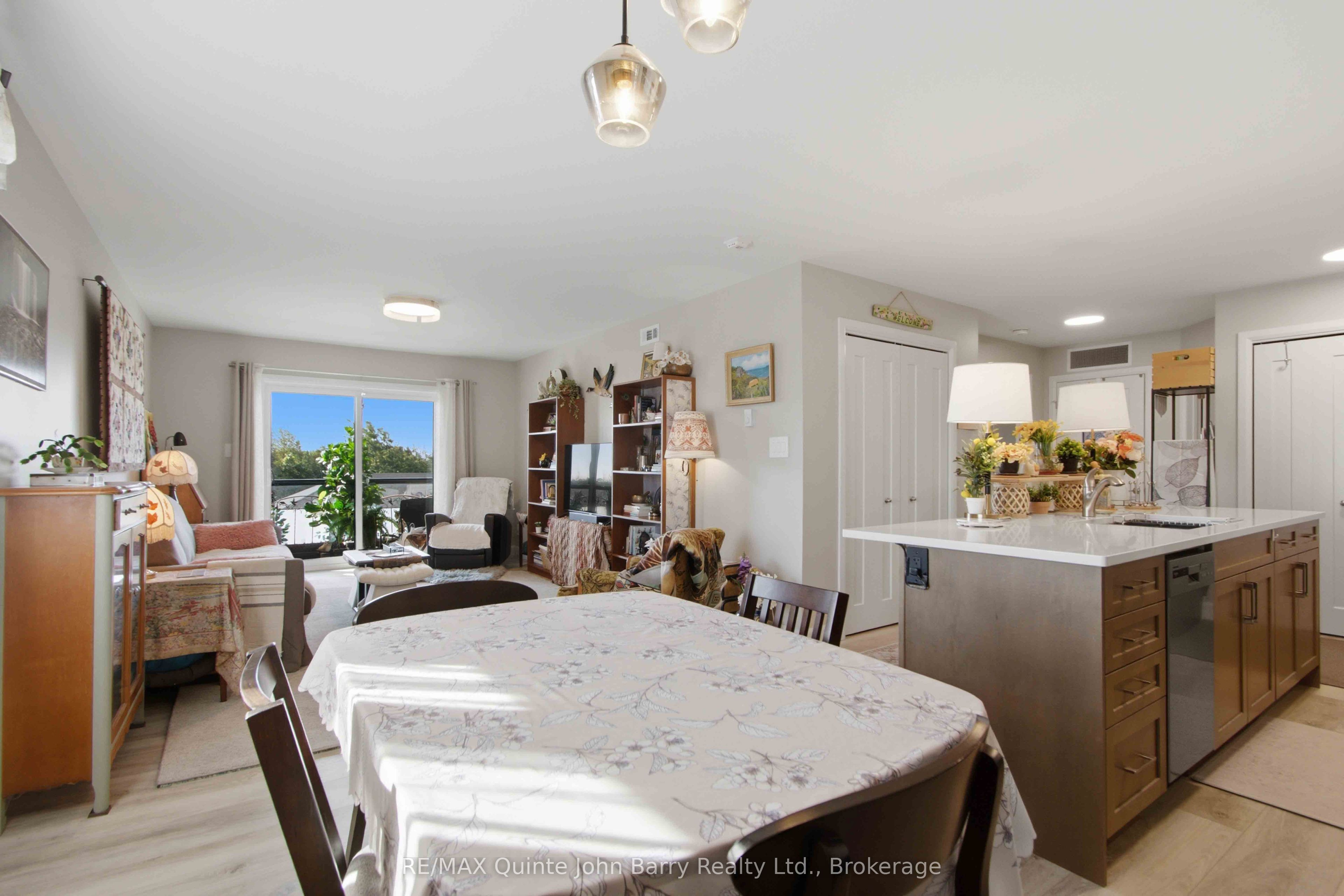 302-20 Hillside Meadow Drive Property Photo 8