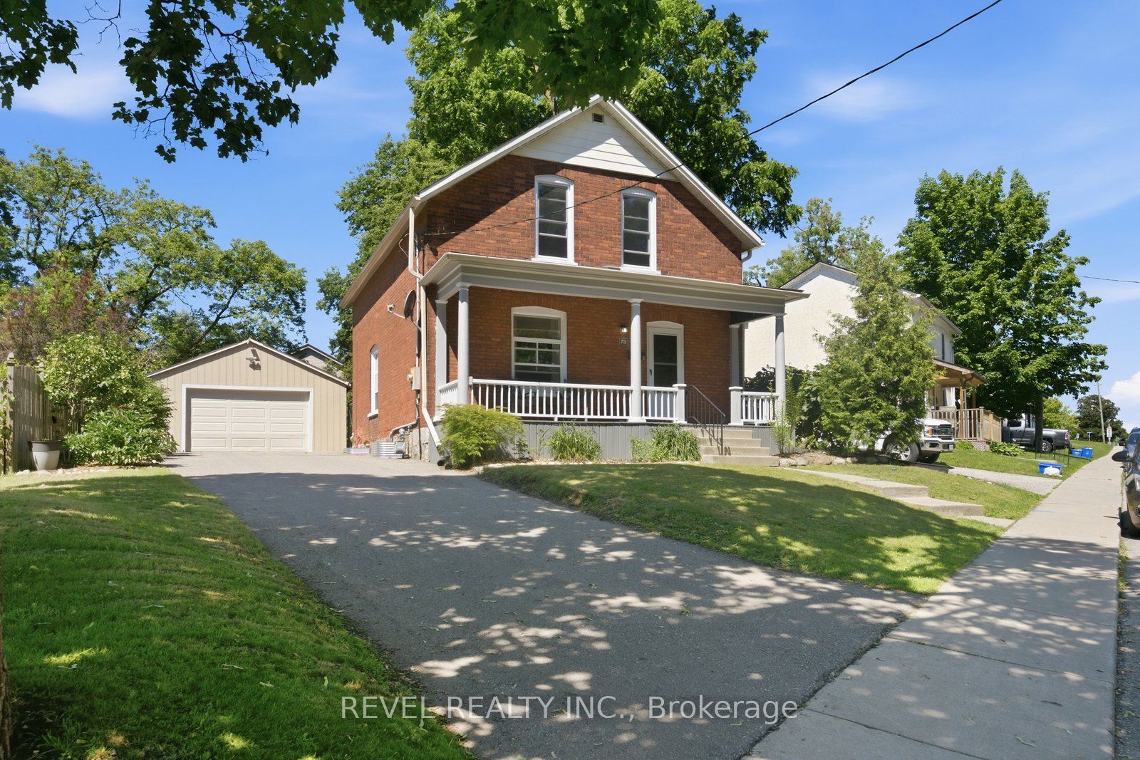 73 Grand River Street S Property Photo 1