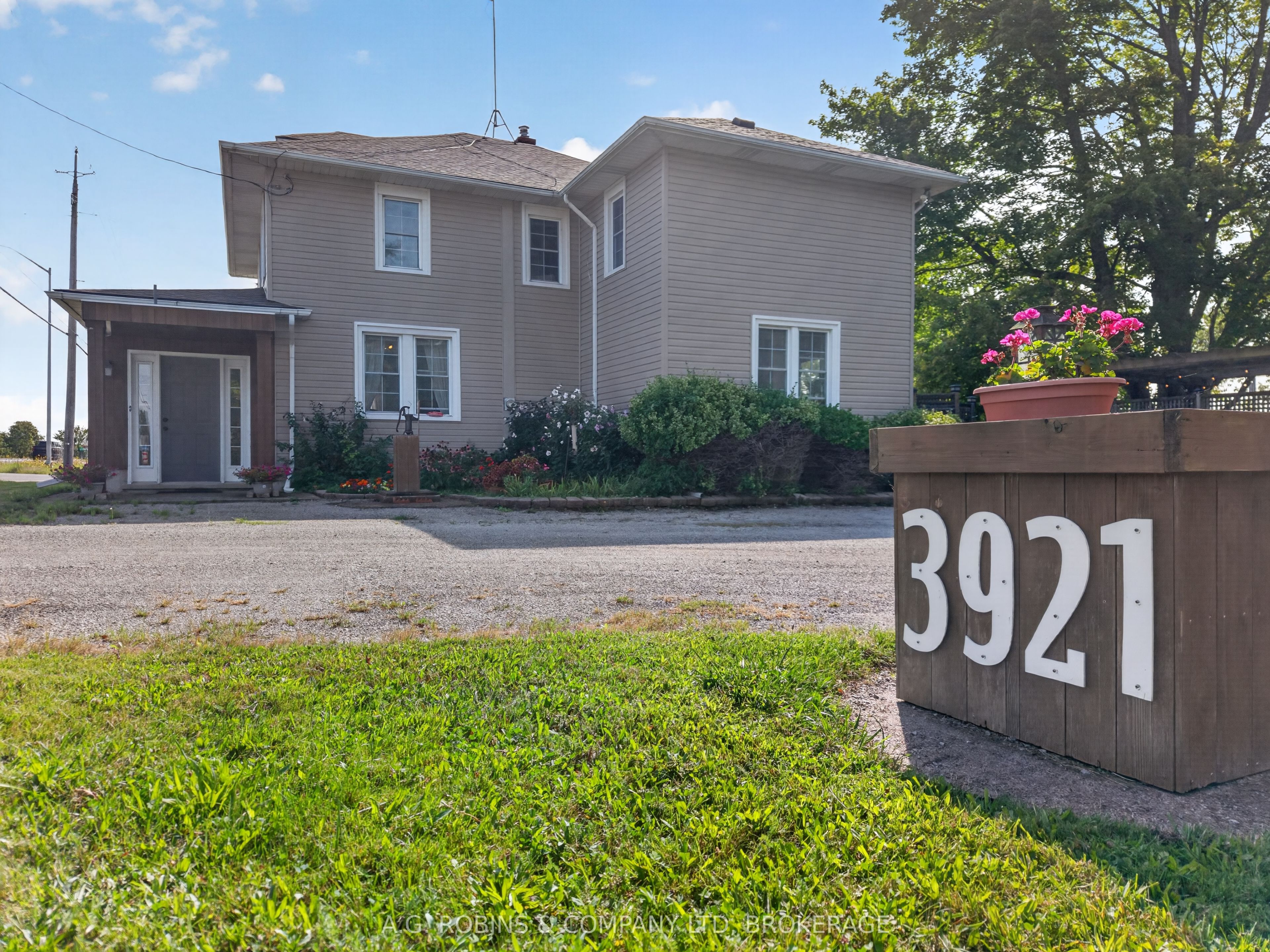3921 #3 Highway E Property Photo 1