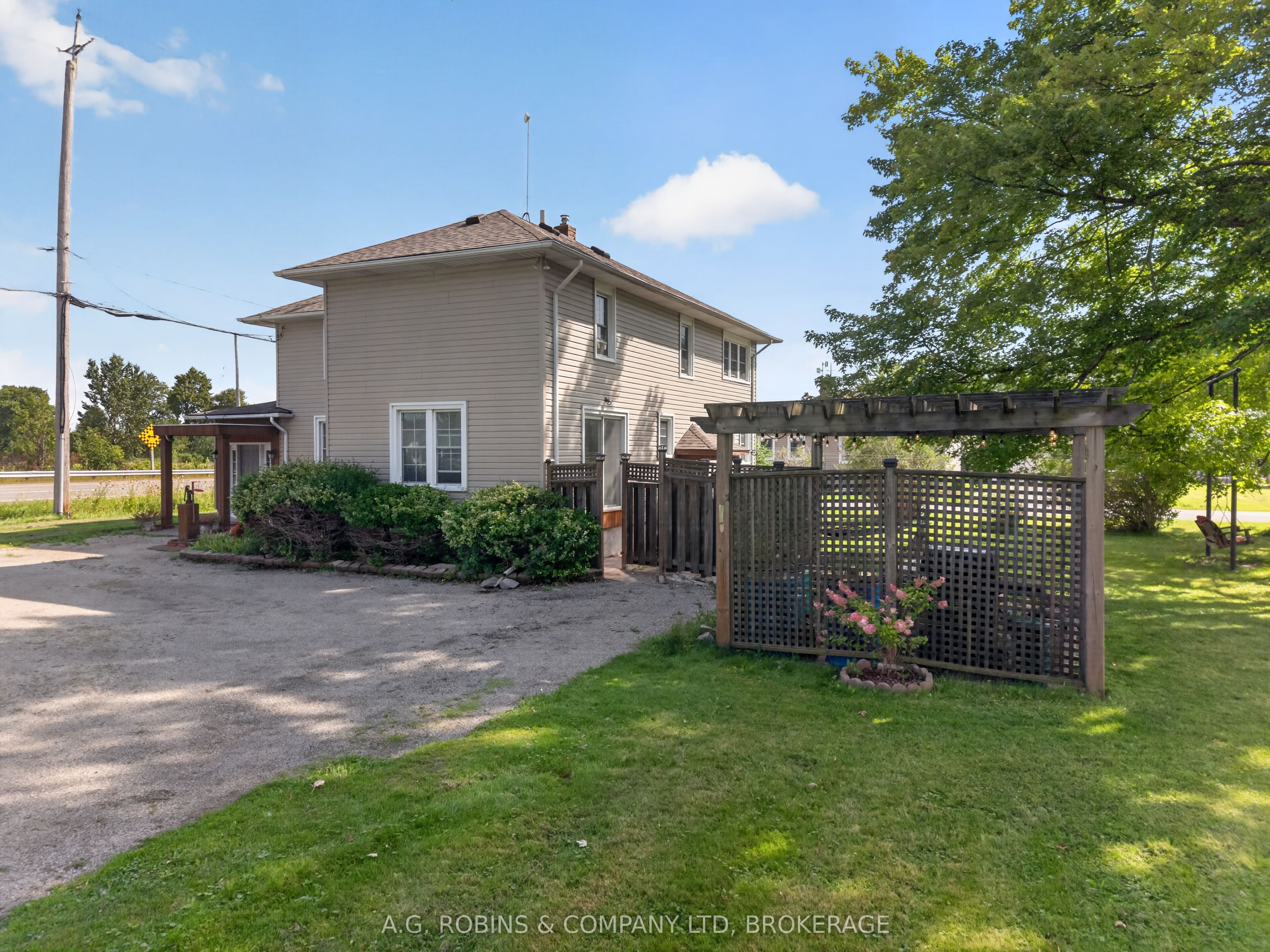 3921 #3 Highway E Property Photo 3