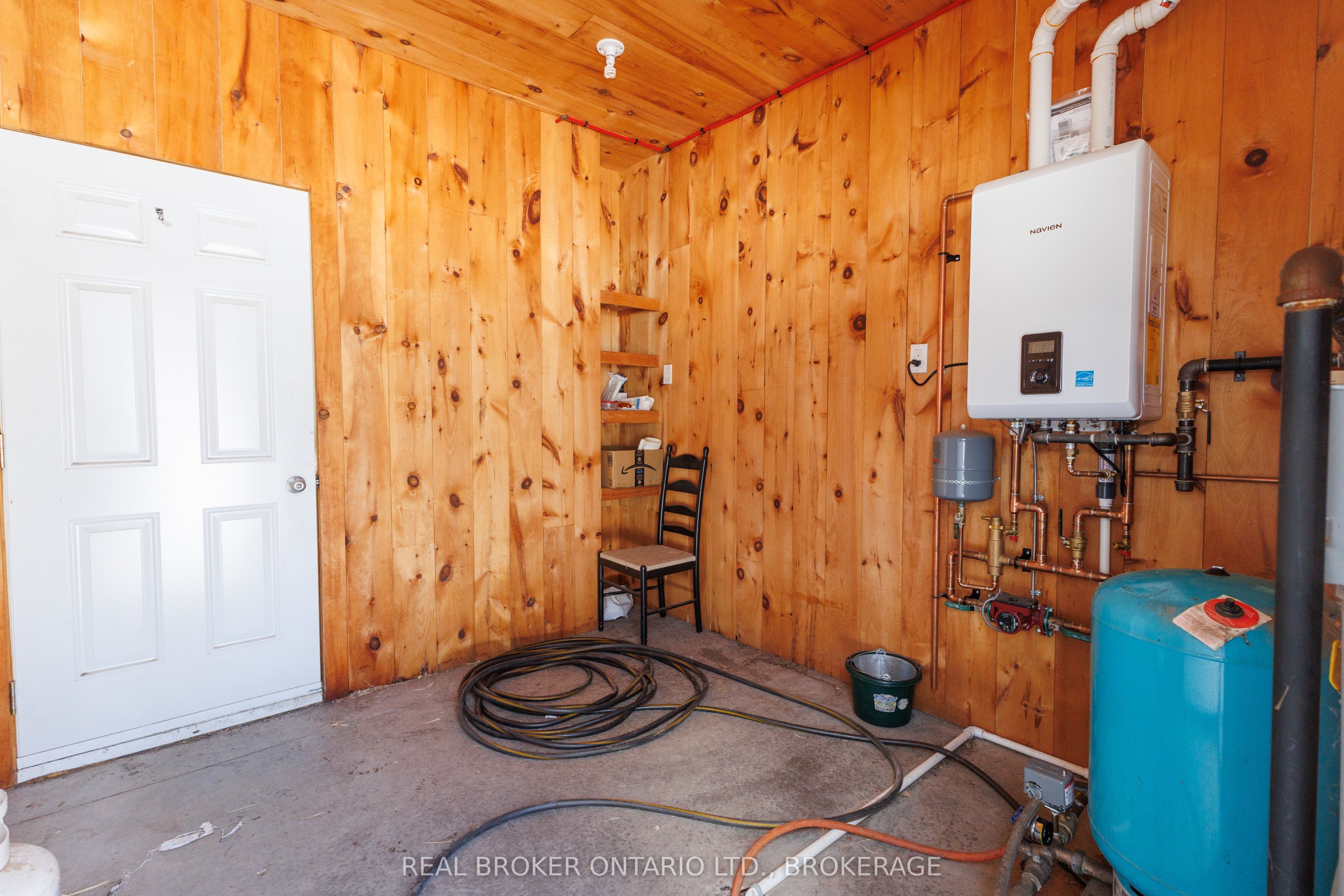 1850 Ridge Road W Property Photo 8