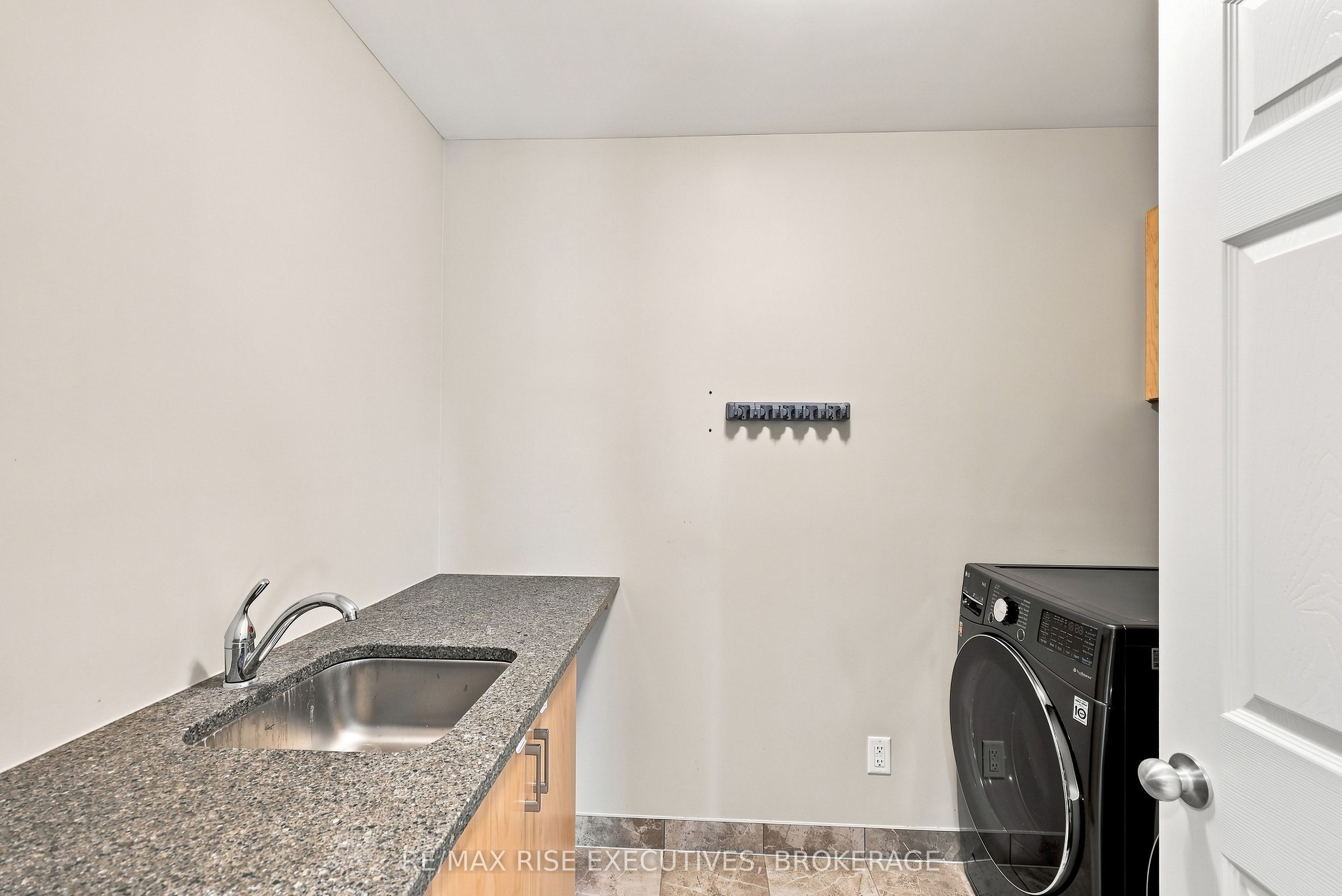 1355 Demers Avenue Property Photo 36