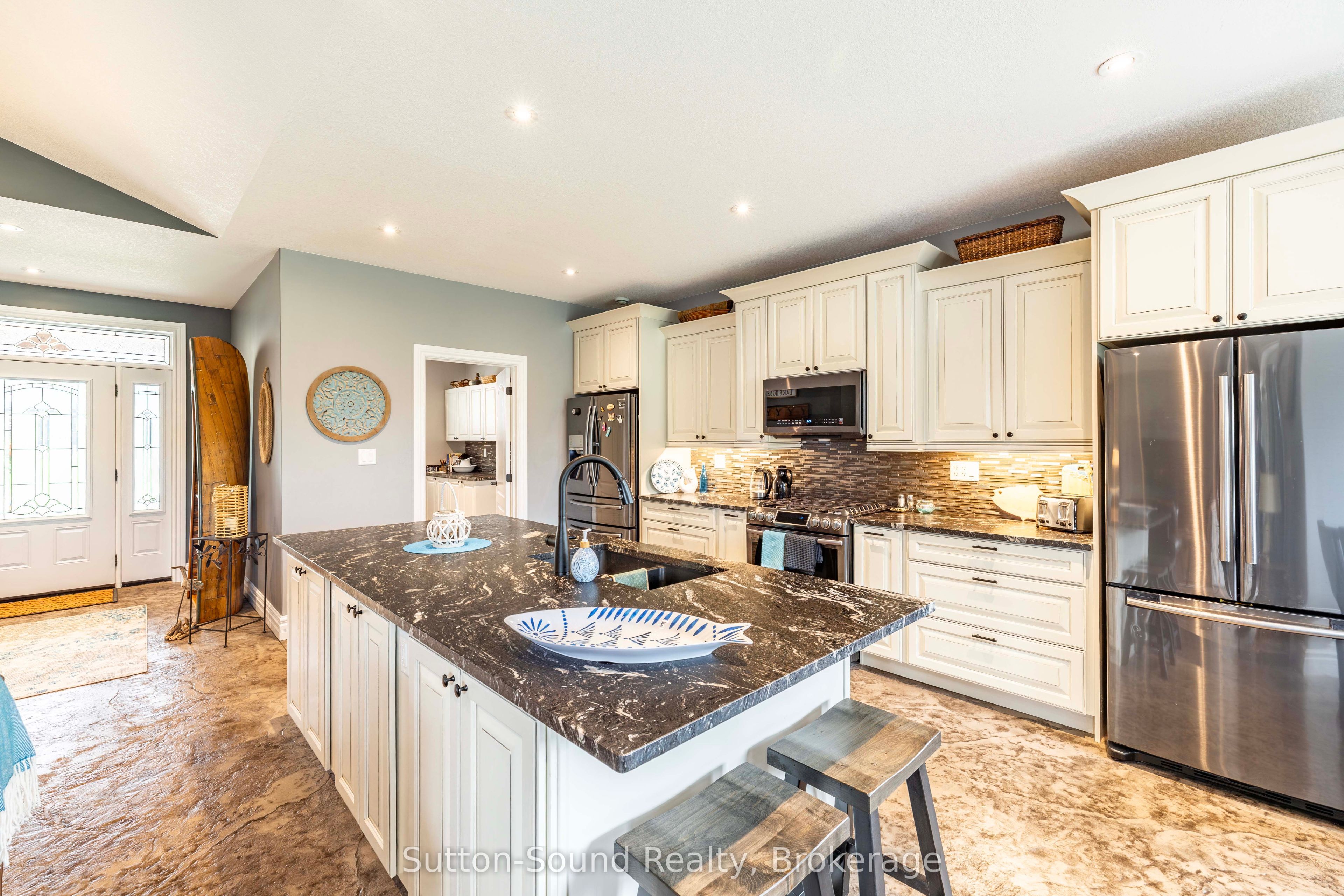 1 Walker Way Property Photo 14