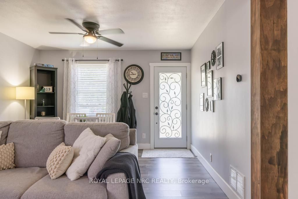 7992 Peter Street Property Photo 5