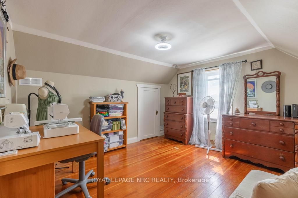 7992 Peter Street Property Photo 17