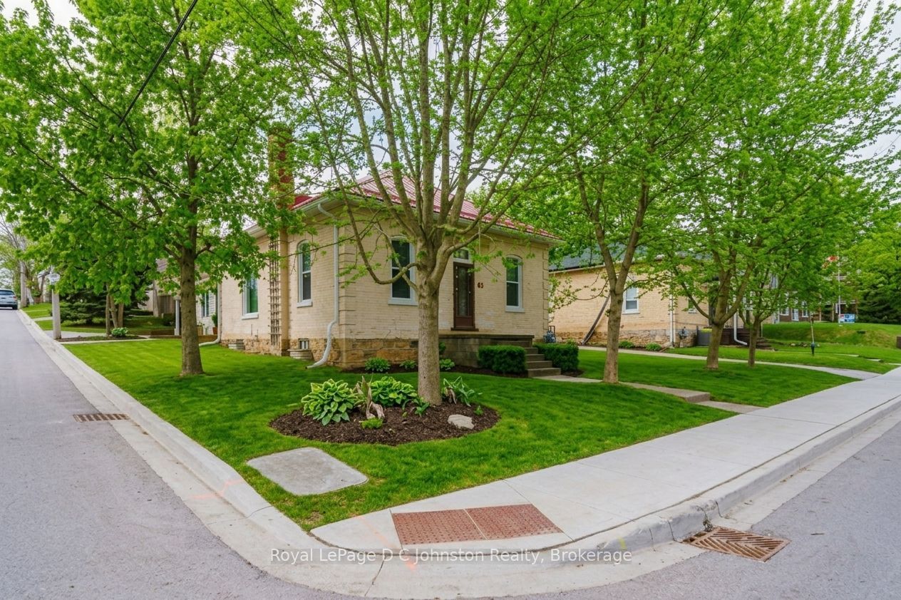 83 3rd Street SW Property Photo 1