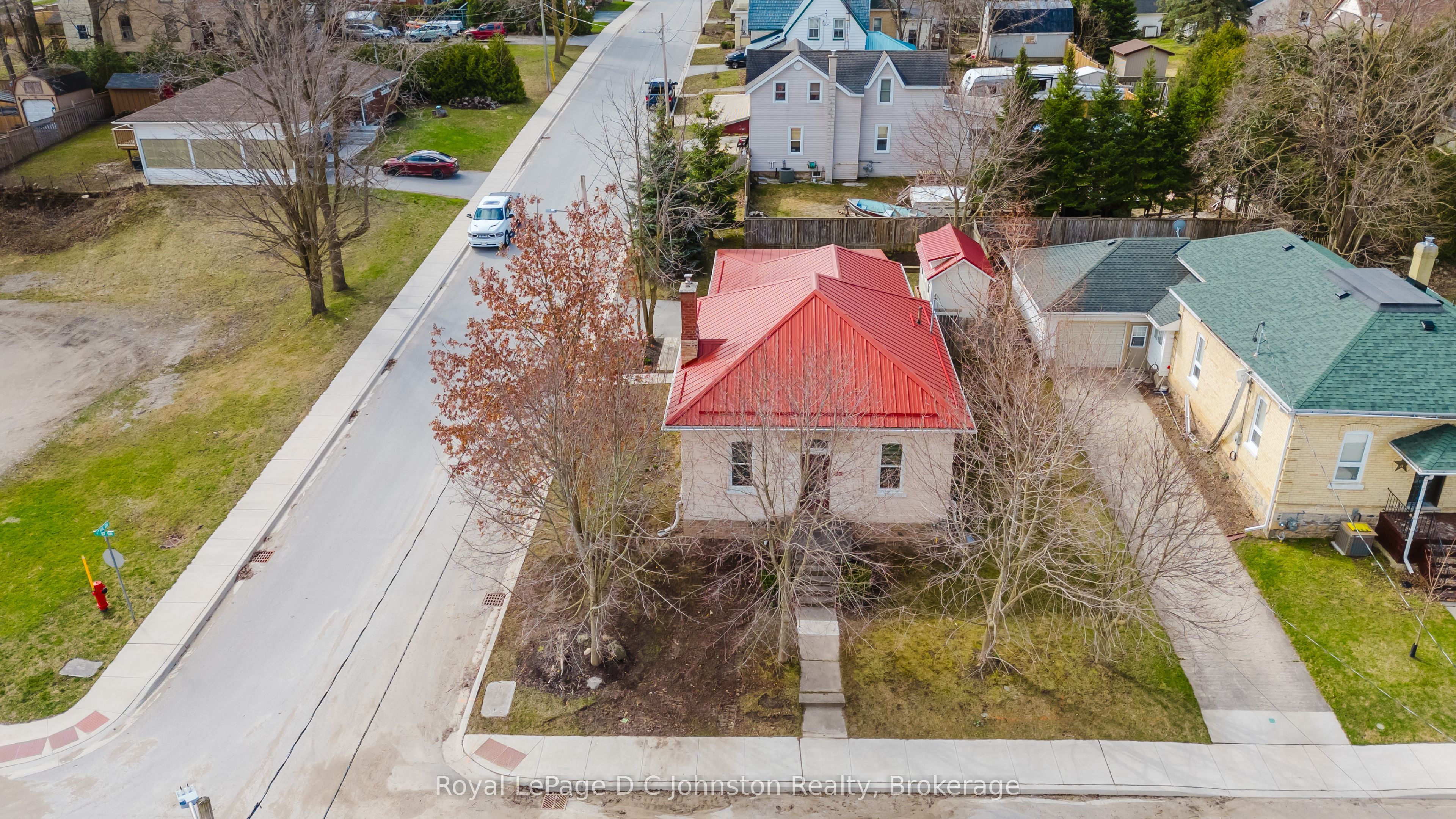 83 3rd Street Sw Property Photo 3