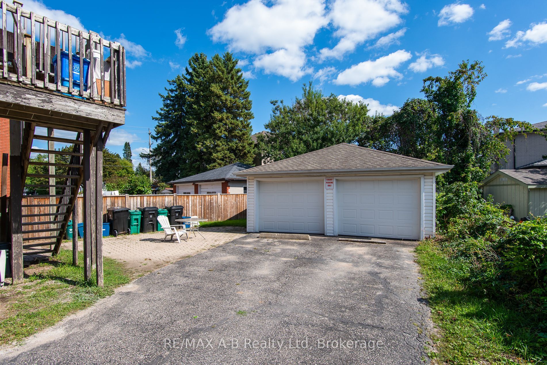 727 Frederick Street Property Photo 5