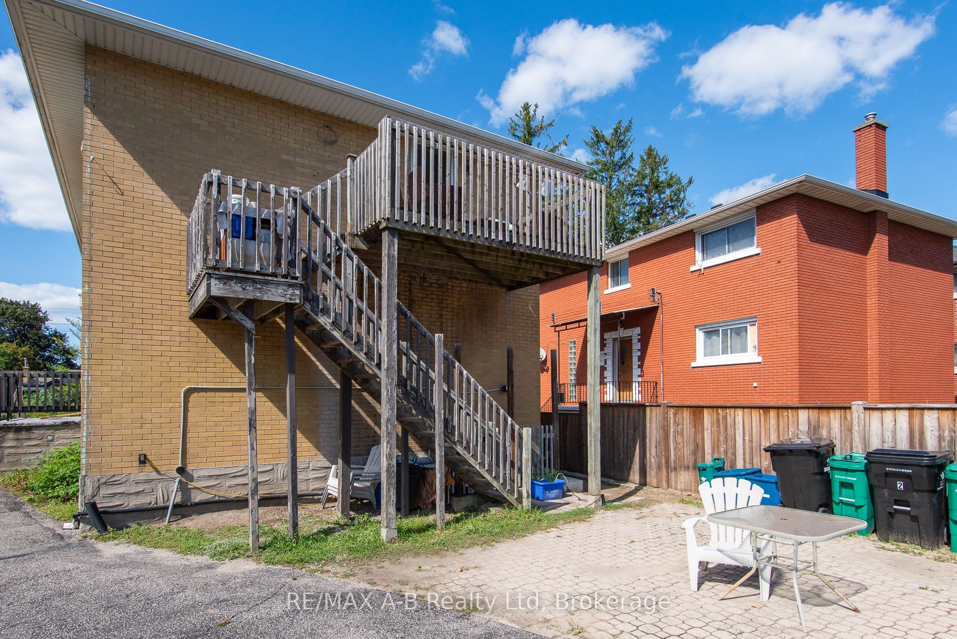 727 Frederick Street Property Photo 8