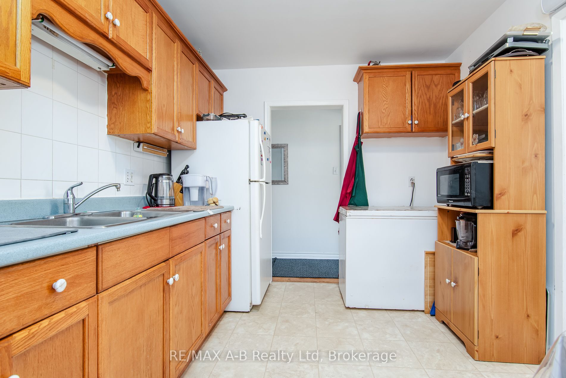 727 Frederick Street Property Photo 13