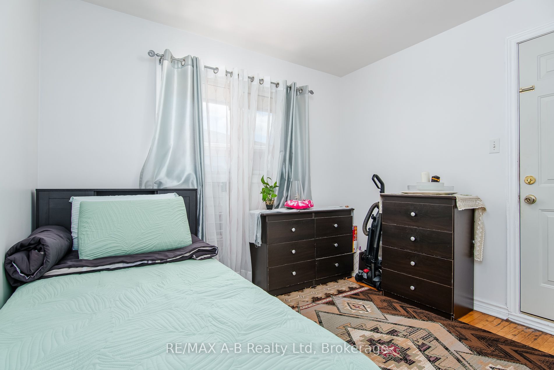 727 Frederick Street Property Photo 15
