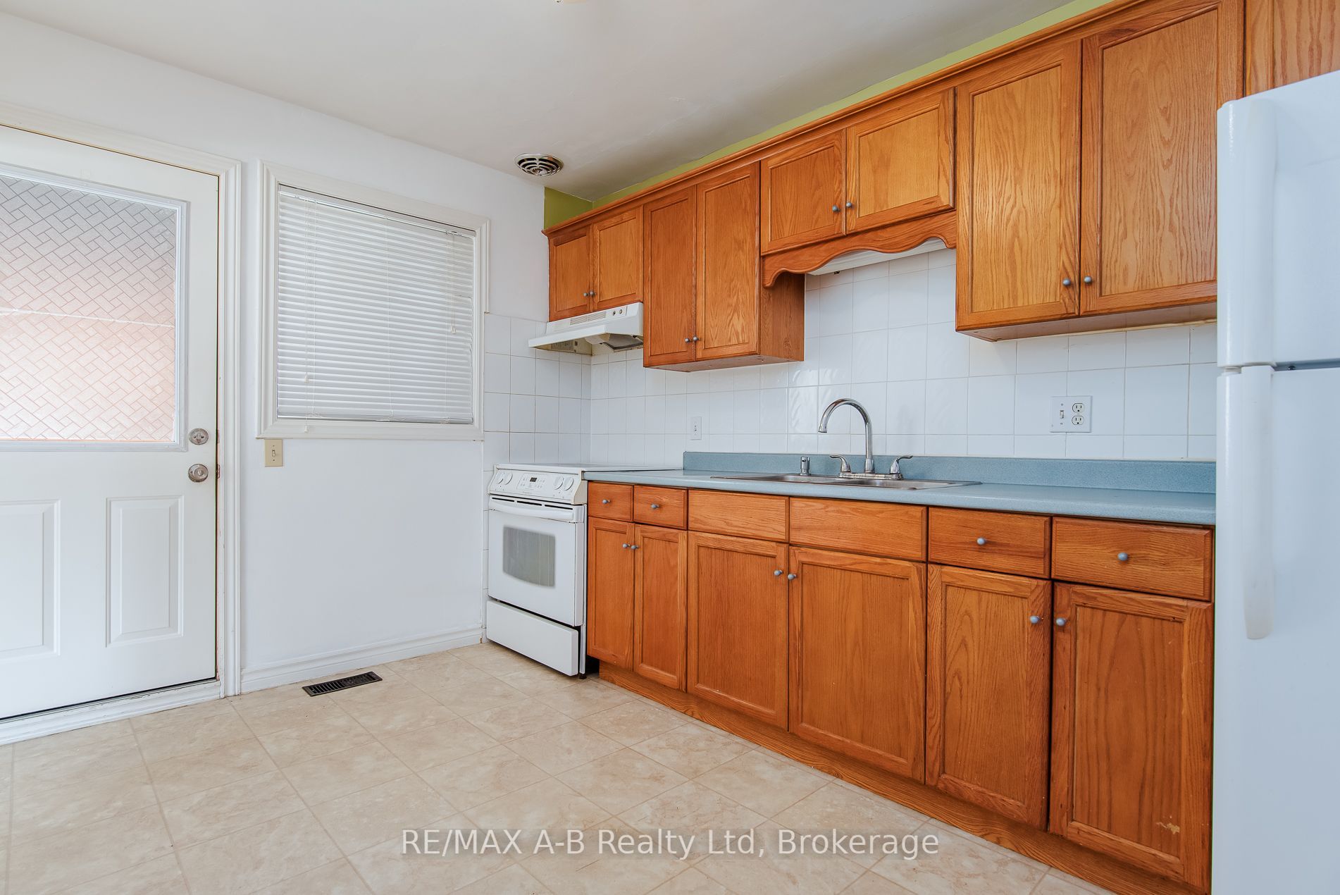 727 Frederick Street Property Photo 27
