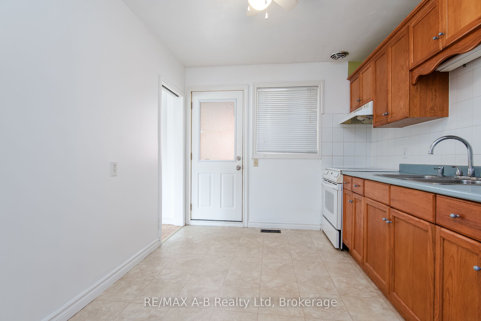 727 Frederick Street Property Photo 28