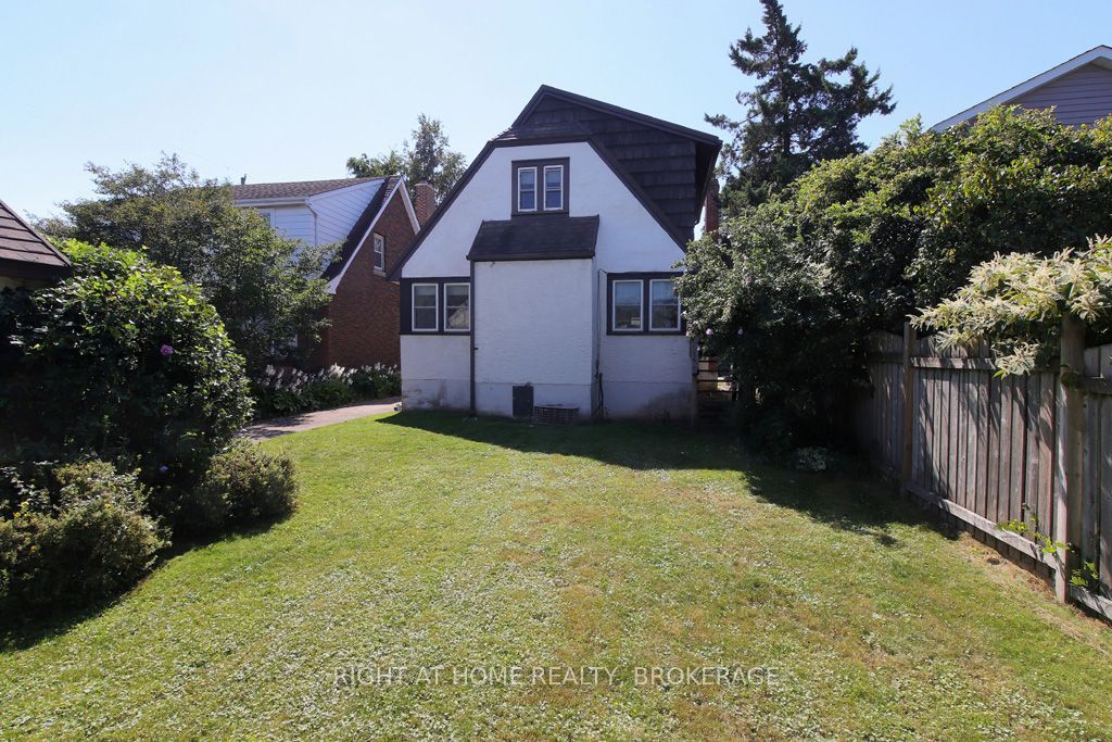 31 Stuart Avenue Property Photo 11